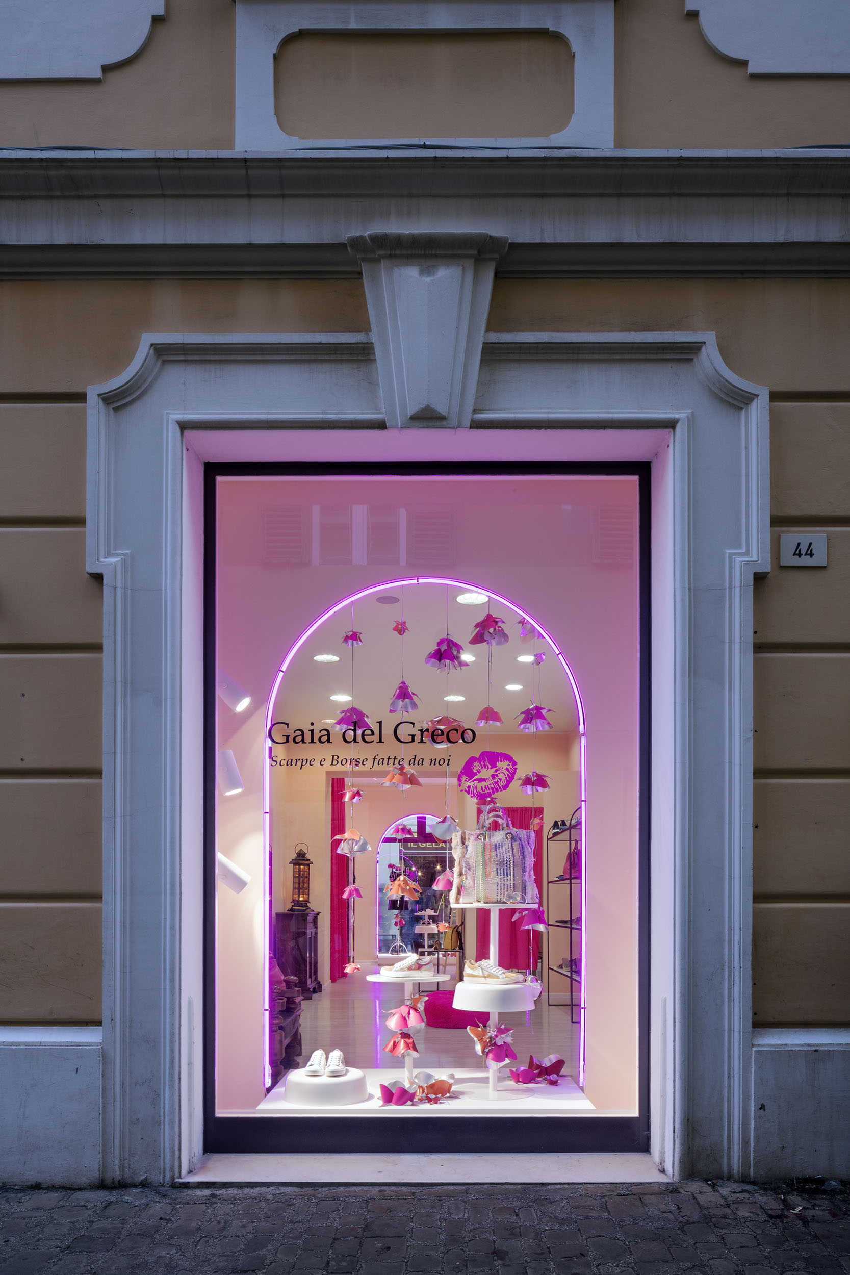 意式手工鞋店“Gaia del Greco”的室内设计之旅-1