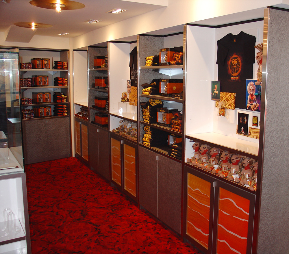 《迪士尼戏剧 | 狮子王、纽约与伦敦 - 泰山、纽约》户外销售货亭与推车设计-5