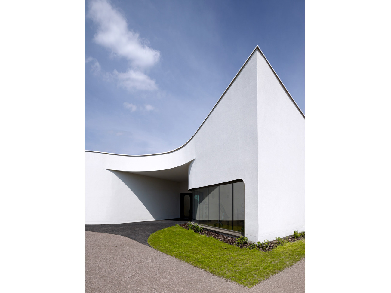 动感轨迹下的网球俱乐部设计-5