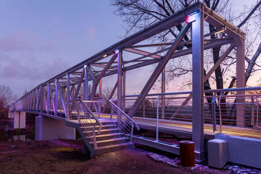 波兰华沙Żerańskiej 桥 LED Platek 照明设计-9