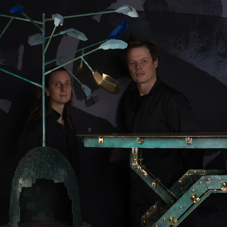 米兰设计周荷兰设计师展示二维家具与光雕塑-30