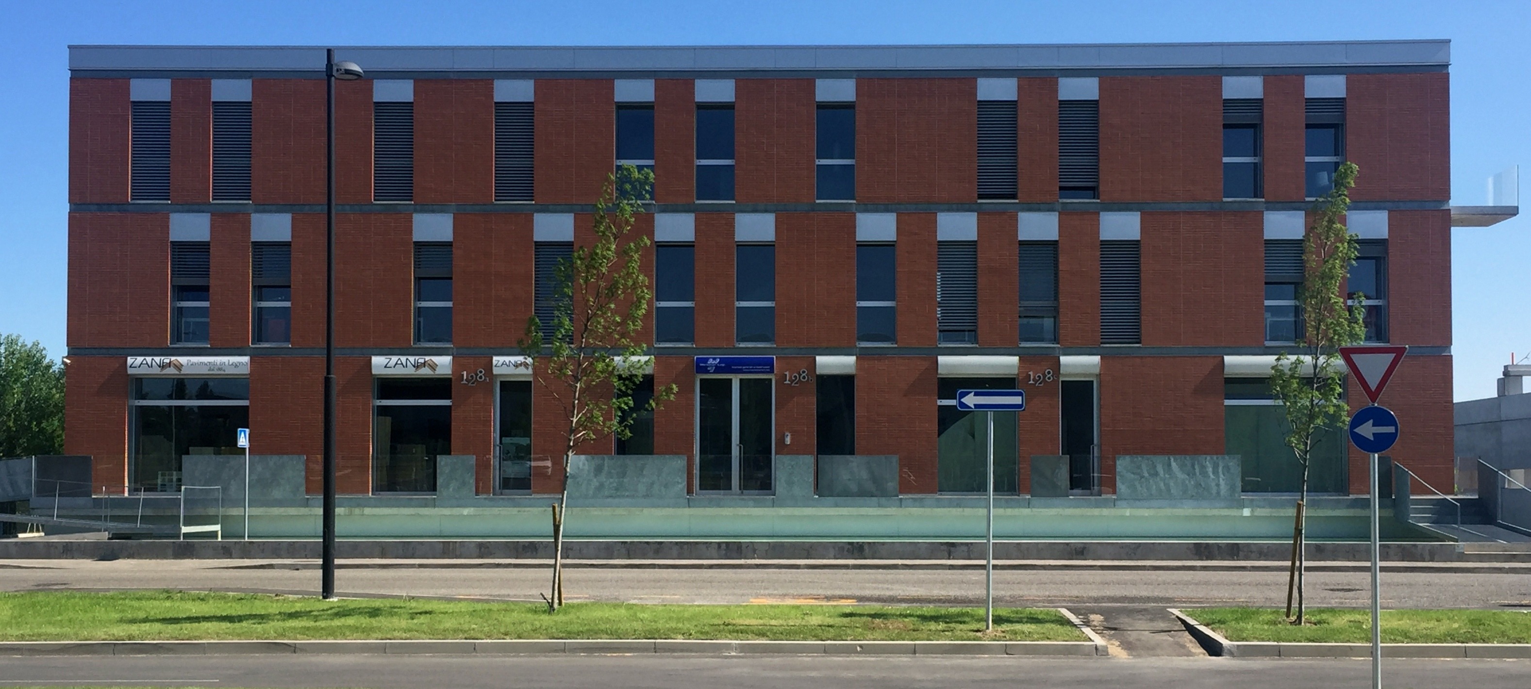 2013 年完成的 Direzionale 办公楼 | 精简现代的设计风格-64