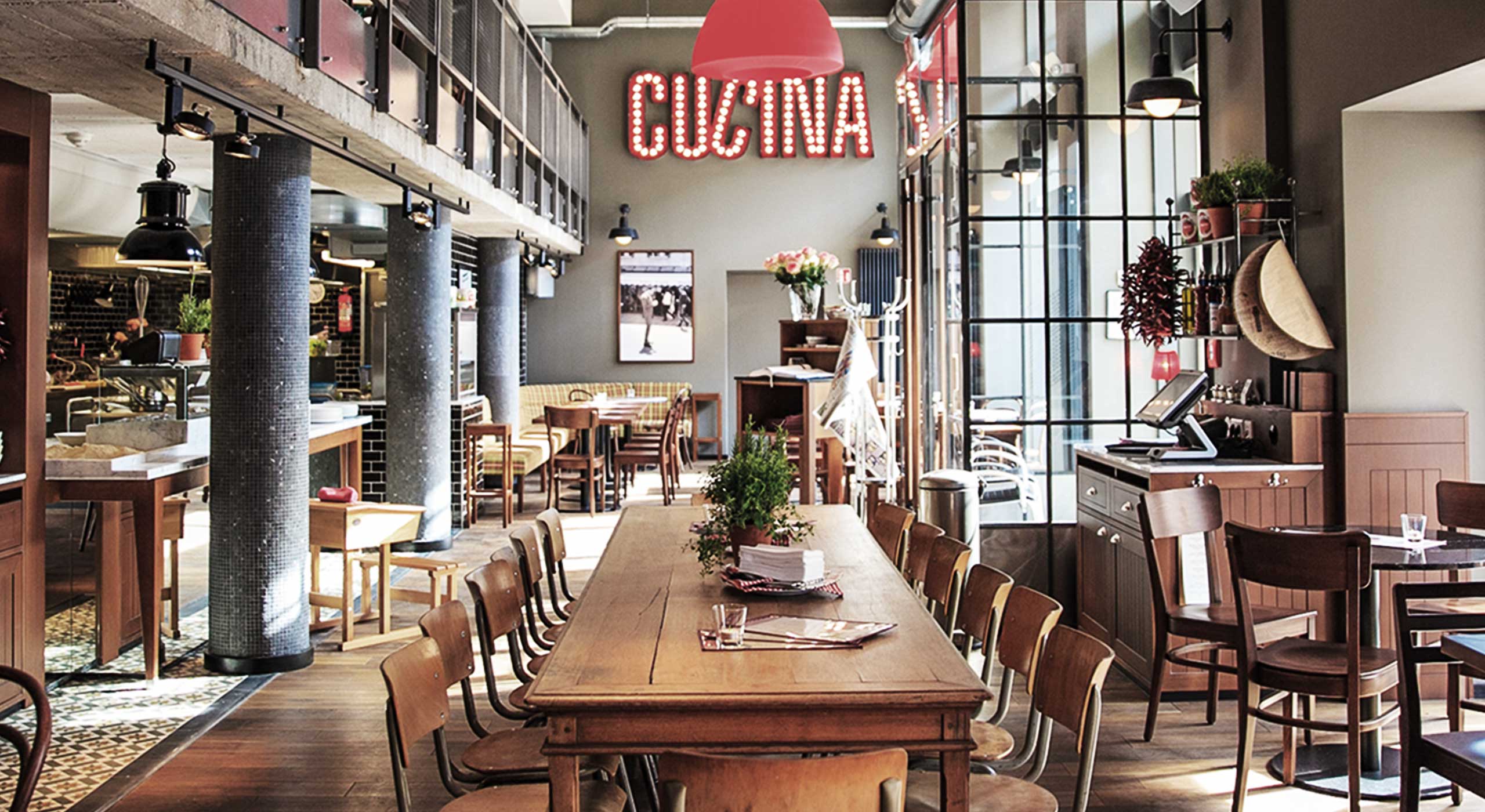 意大利美食餐厅的红色黄色彩虹设计-33