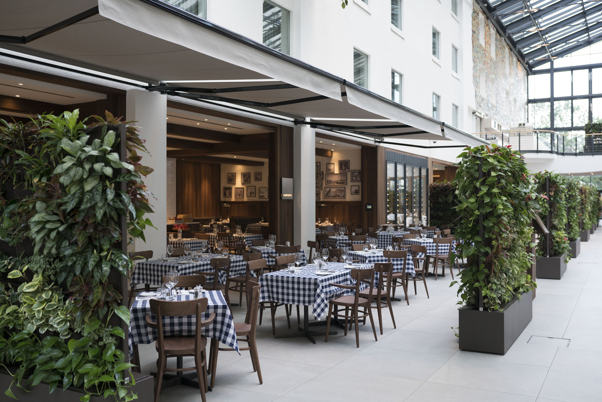 2017 年完成的 Hotel Estrel Portofino 餐厅室内设计-42