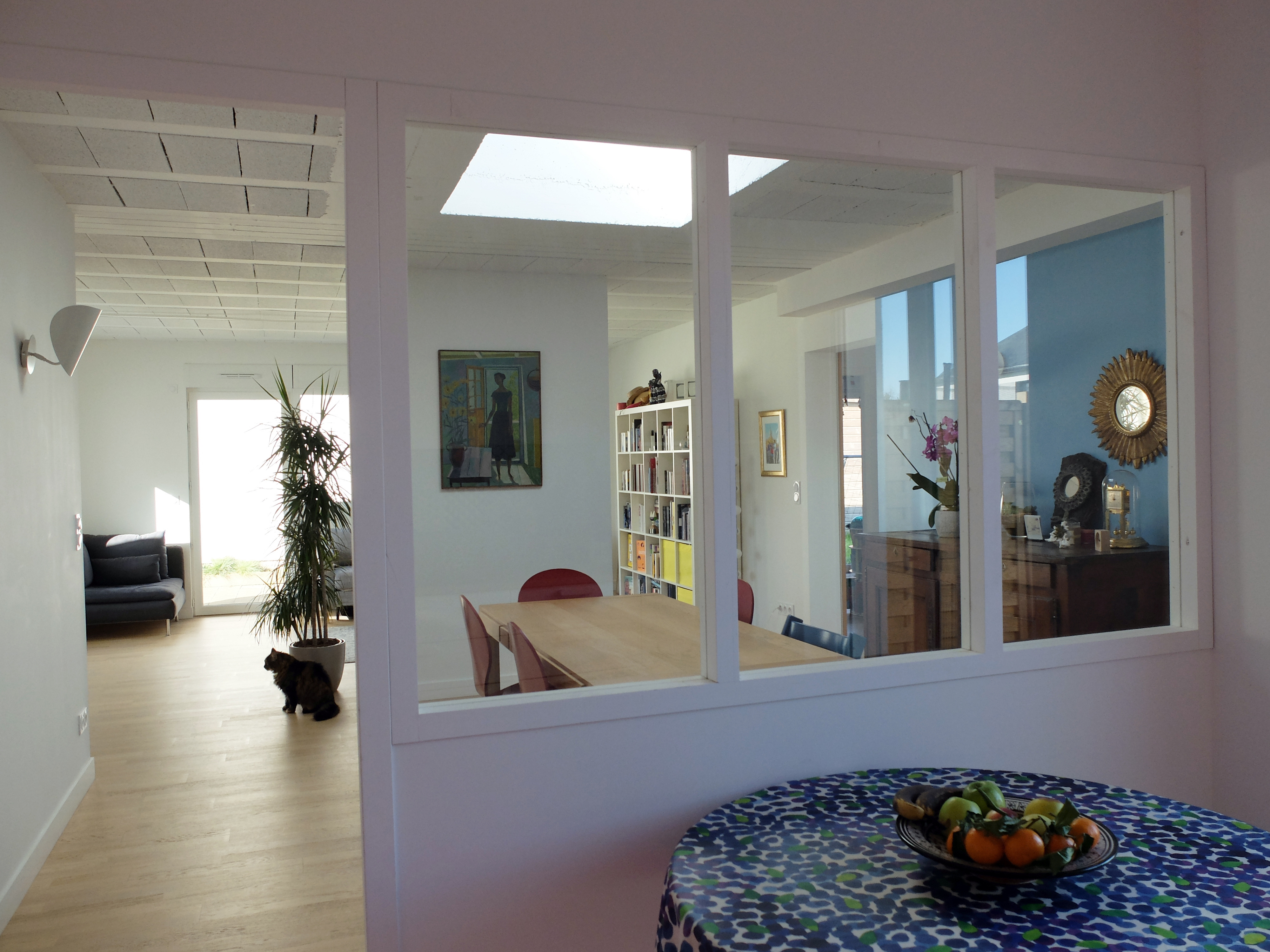 现代简约家居，光影与隐私的和谐共生-17