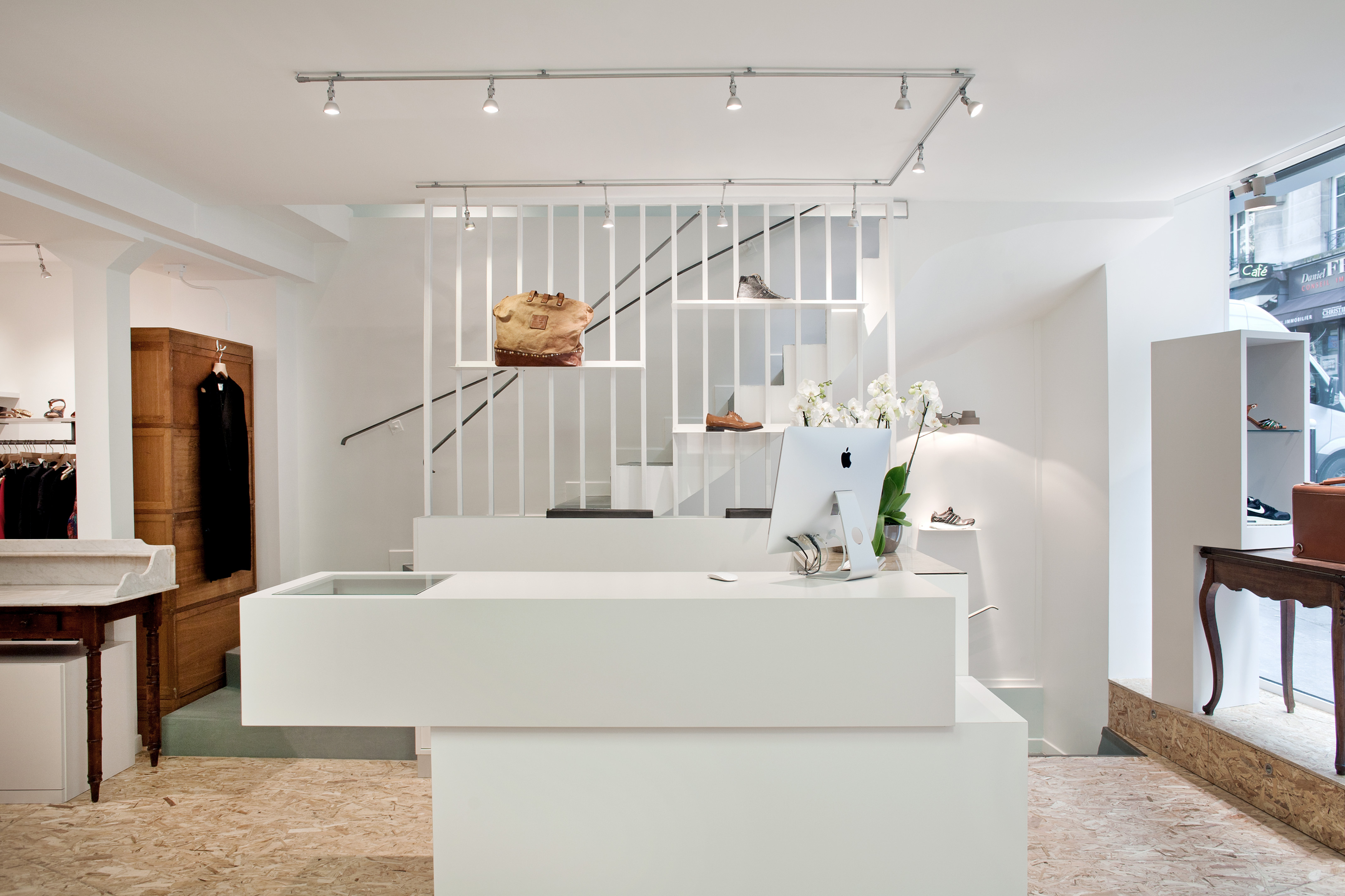 2014 年完成的 Naxor 品牌展示店室内设计-3