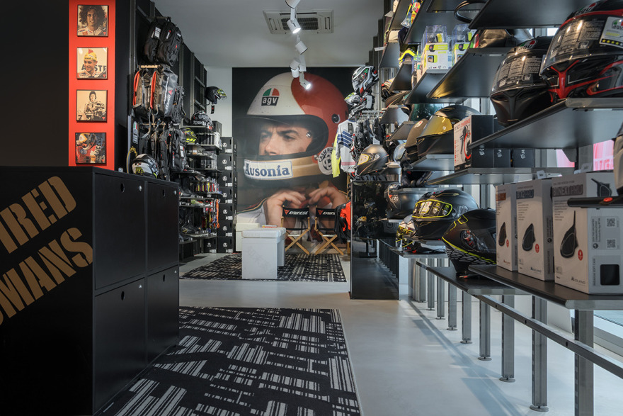 永恒的树脂地面 | Dainese Store 案例解析-21