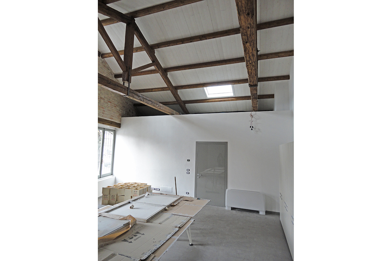 意大利佩萨罗废弃工厂改造办公室-10