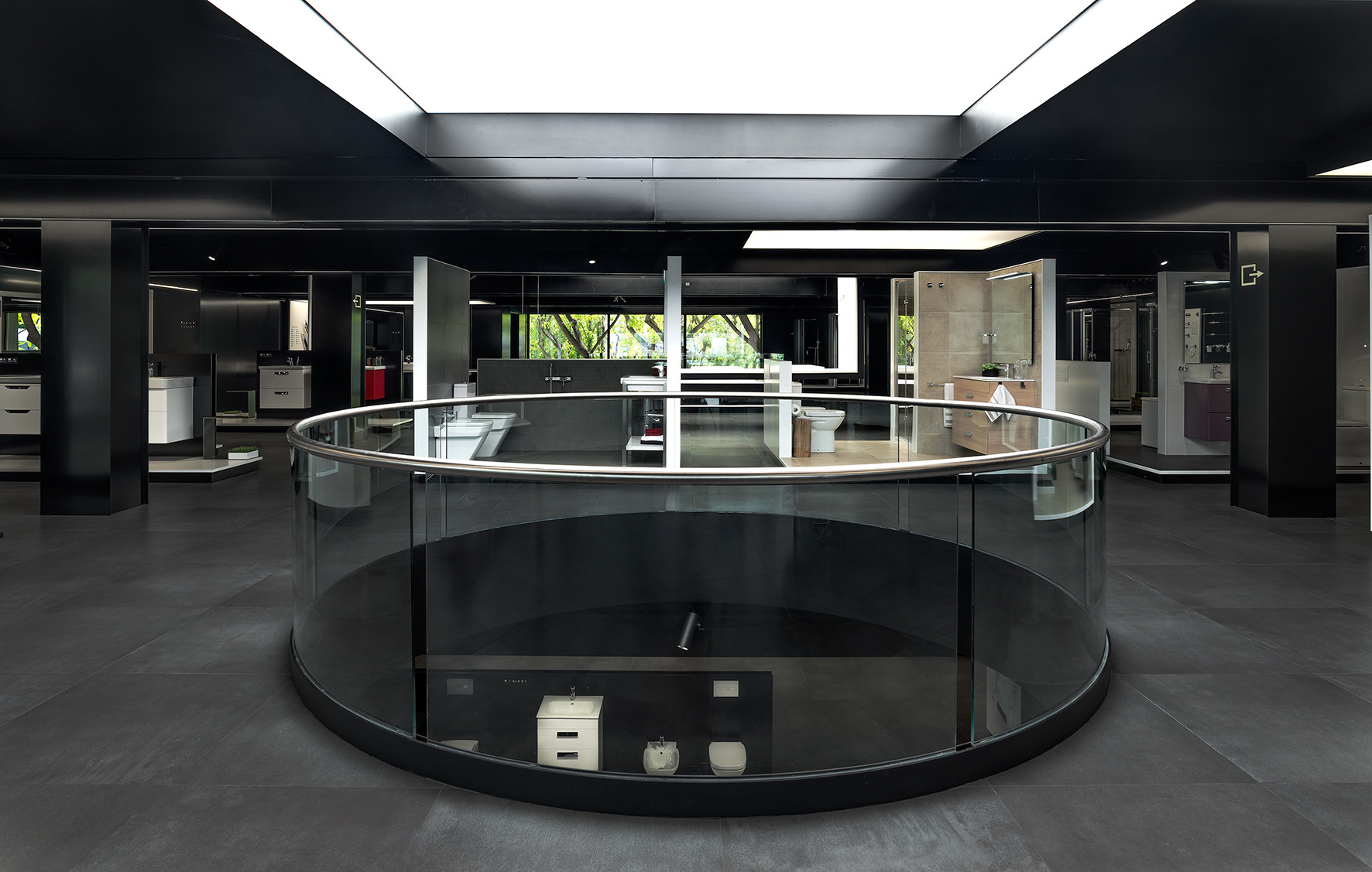 巴塞罗那 Roca 卫浴展示厅——自然光照的室内设计佳作-10