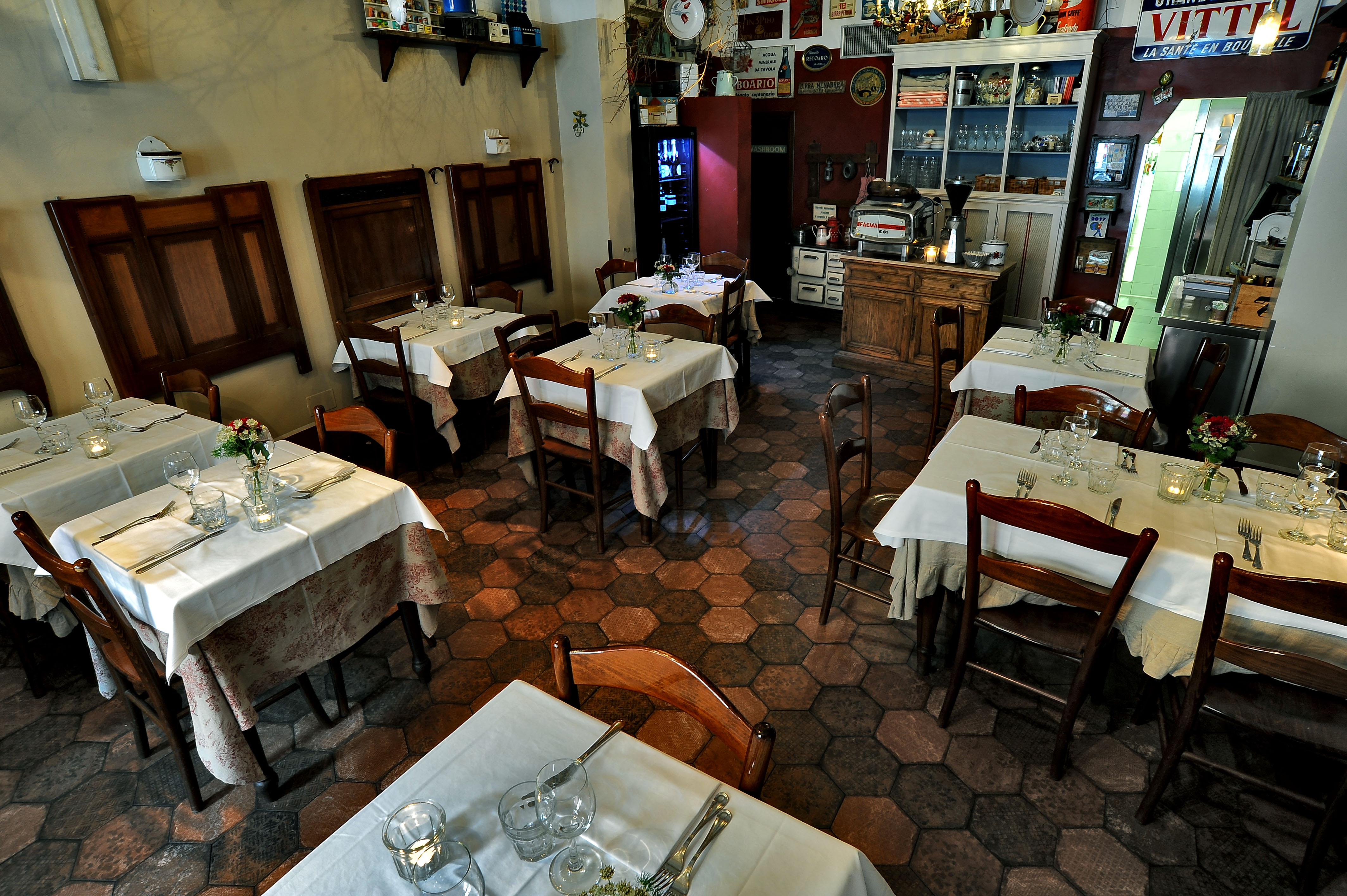 意大利风情浓郁的博洛尼亚 Bricklane 风格餐厅-6