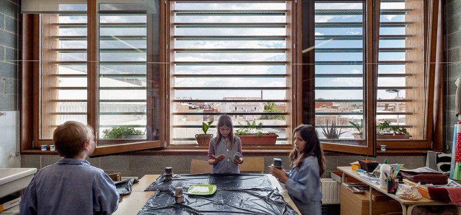 H 建筑事务所用新的外立面升级了 20 世纪 50 年代的学校建筑-7