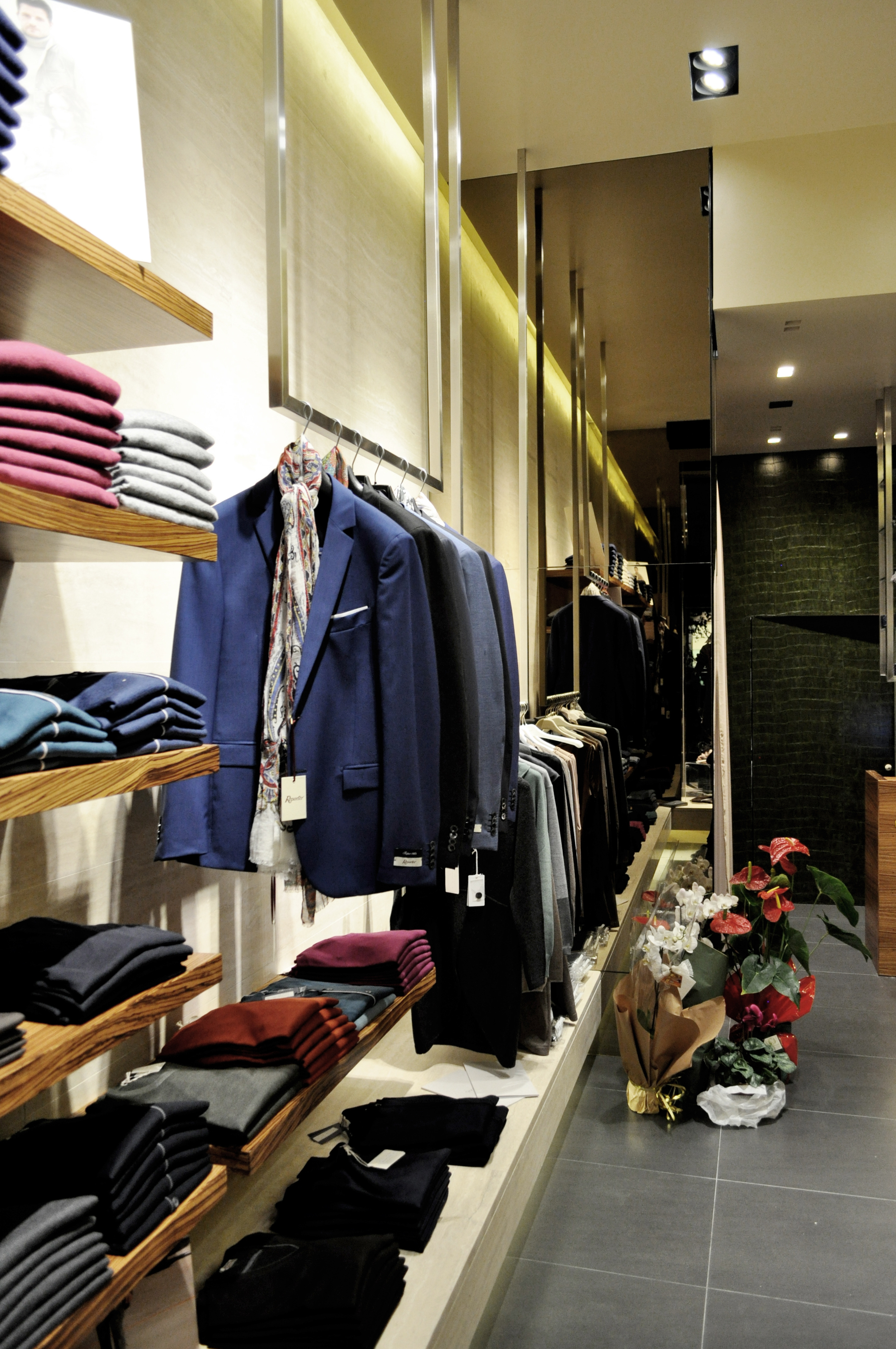 40 平米小店变身为魅力时尚空间-5