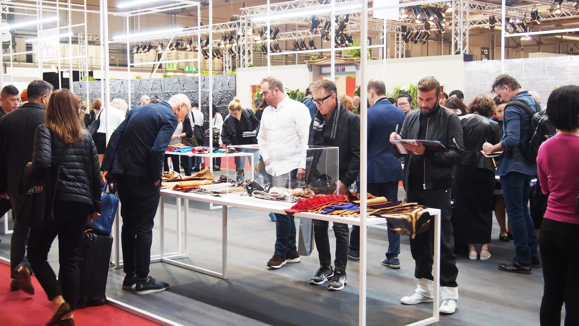 2017 年完成的 LINEAPELLE 展览中心设计-6