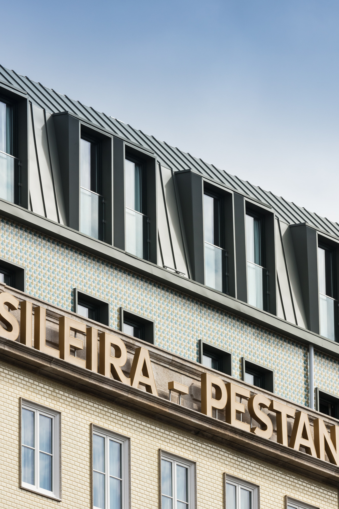 葡萄牙波尔图历史建筑“A Brasileira”酒店的修复与新生-19