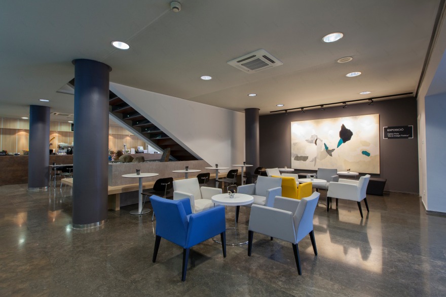 IVAM 咖啡厅 · 现代艺术与设计的完美融合-0