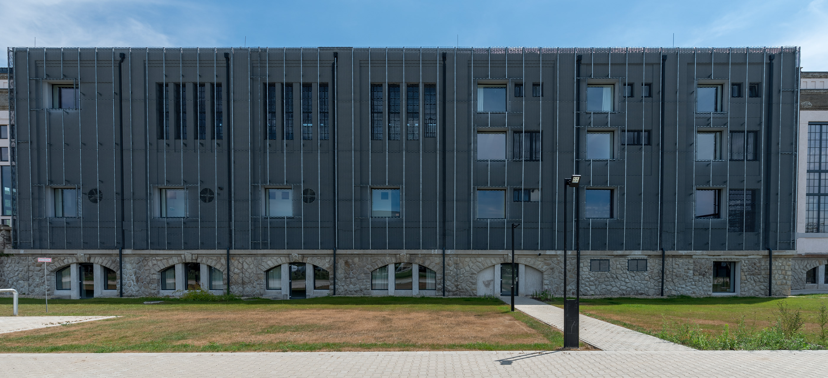 Concrete counter and benches by Betonicon-26