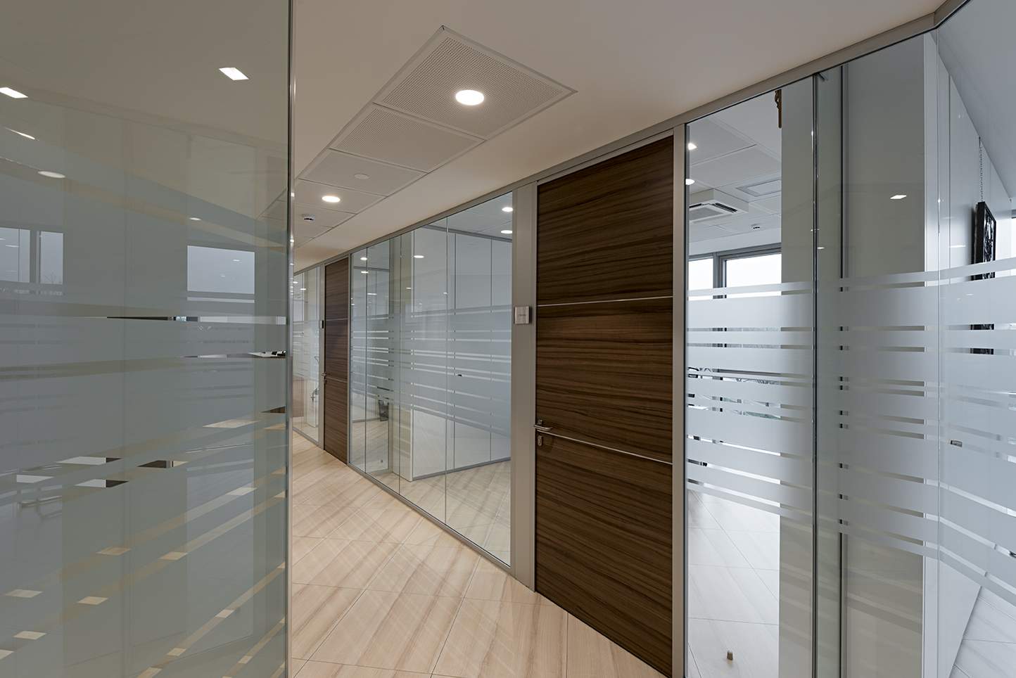 重塑办公空间典范 · 米兰某办公楼翻新-24