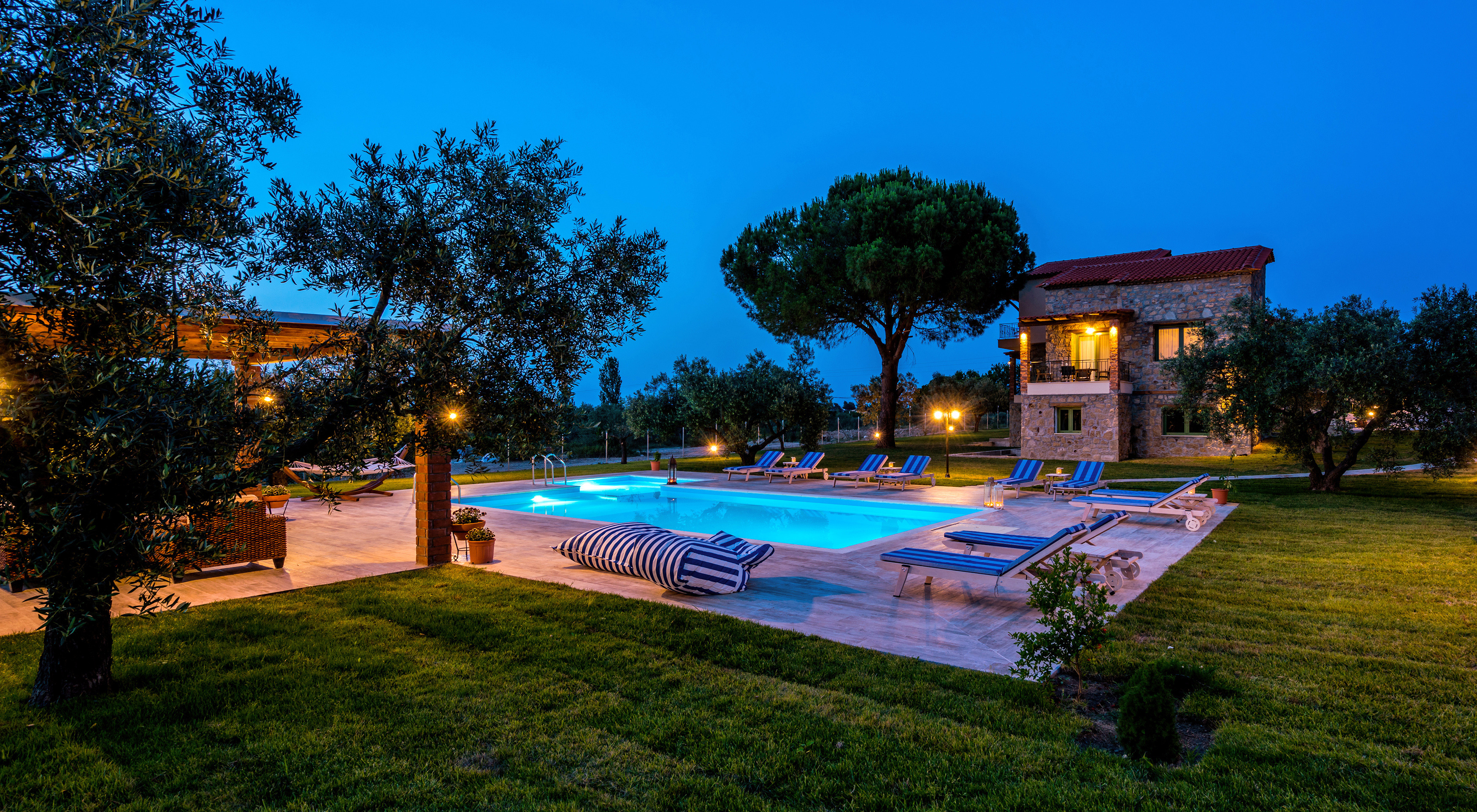 森林海景中的石筑豪华套房-26