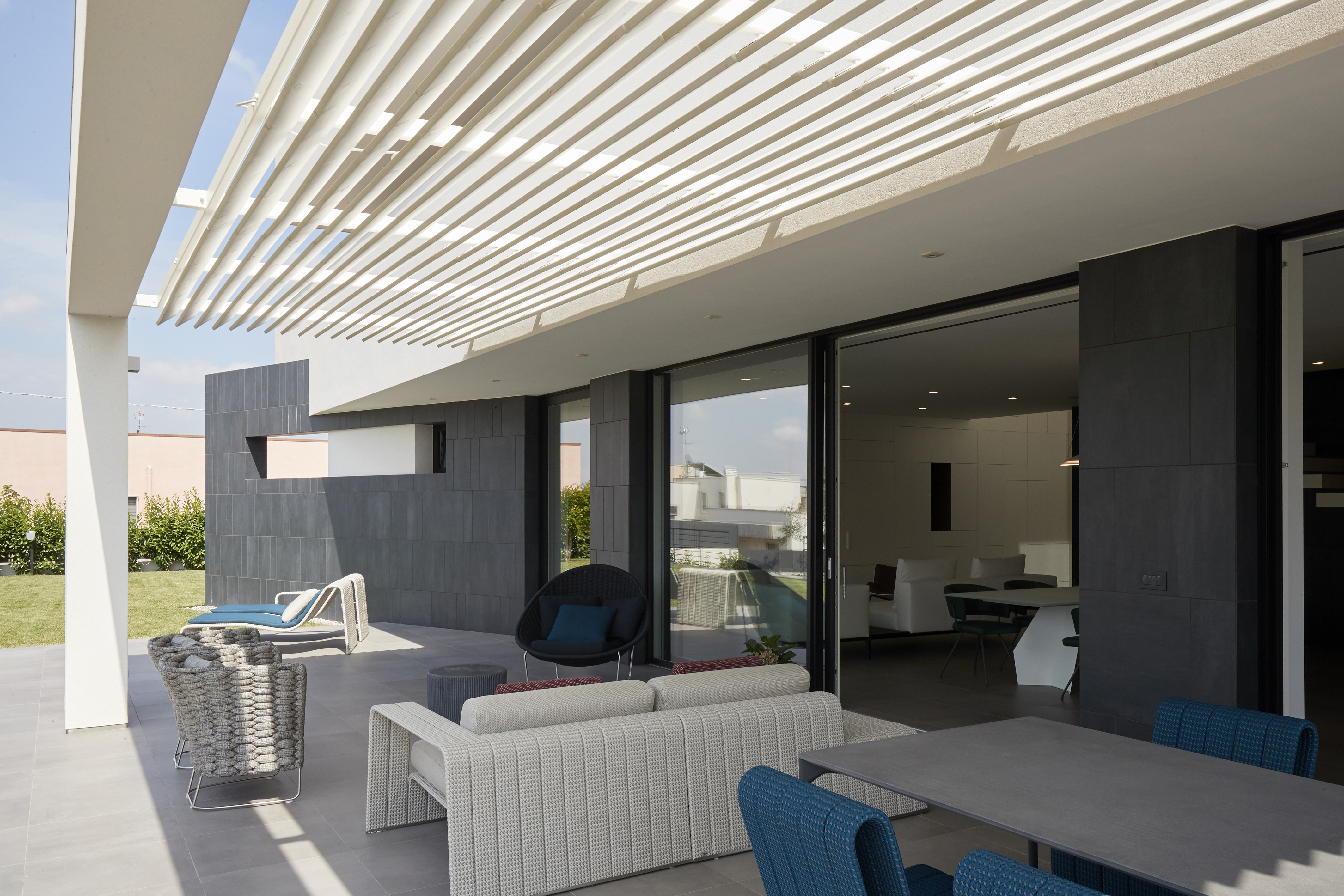 独立别墅的室内外一体化设计-13