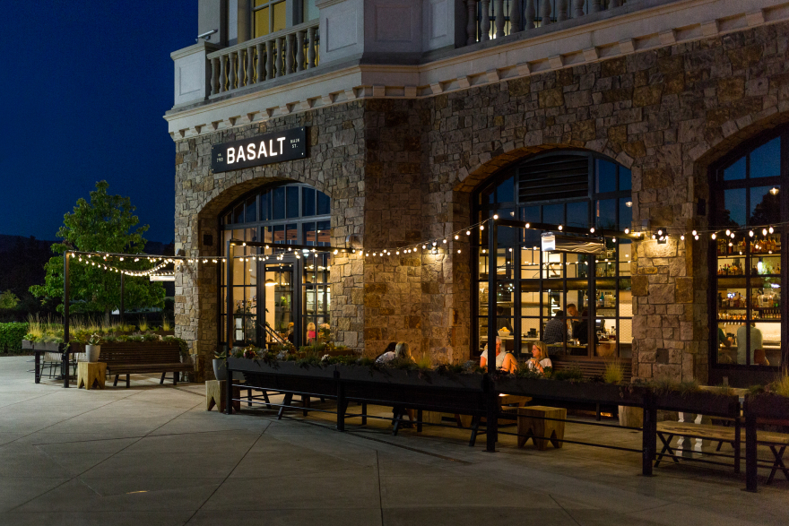 纳帕餐厅设计 | 融合古典与现代,展现加州风情-3