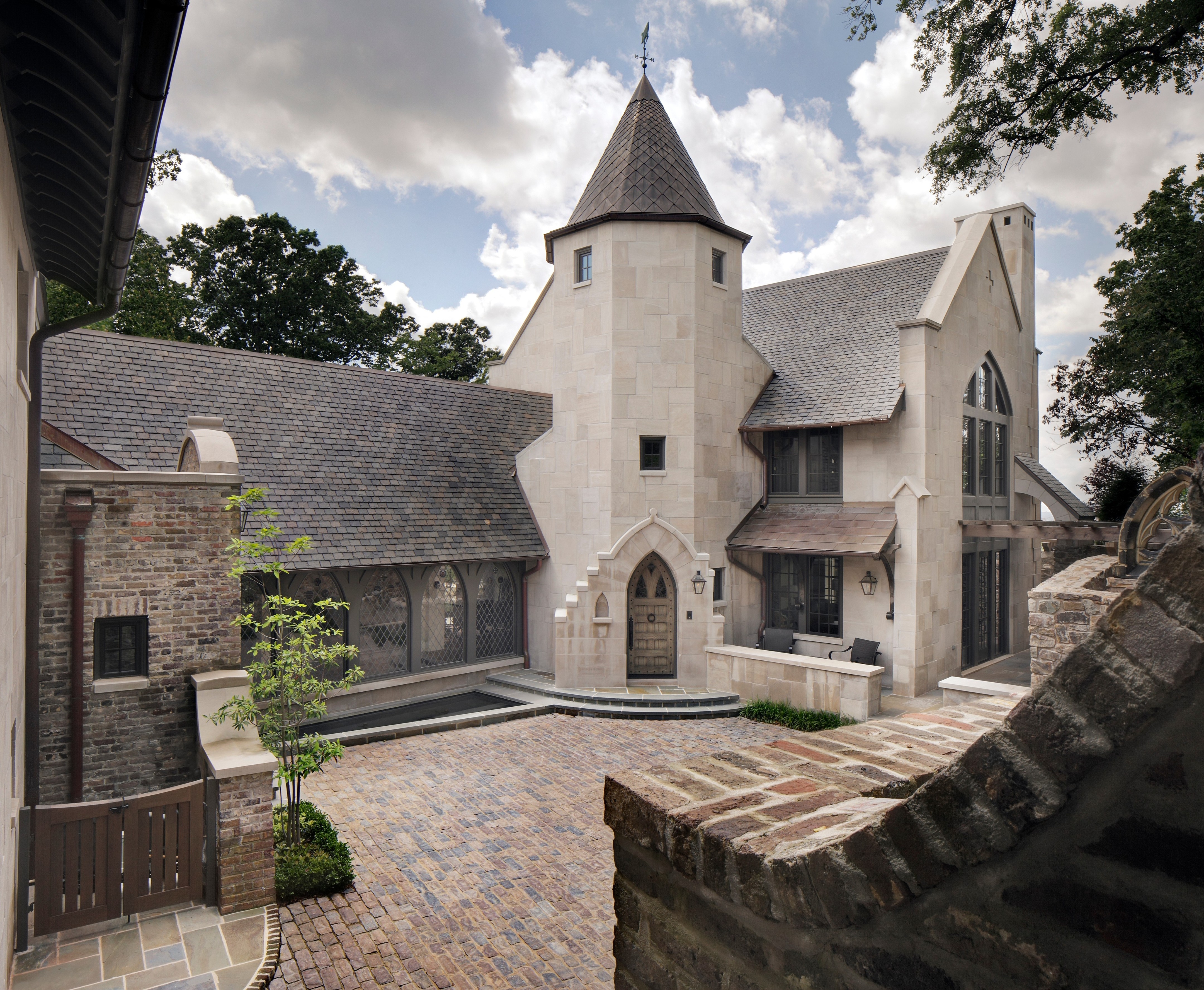 悬崖边的 Abbey 风格家园-5