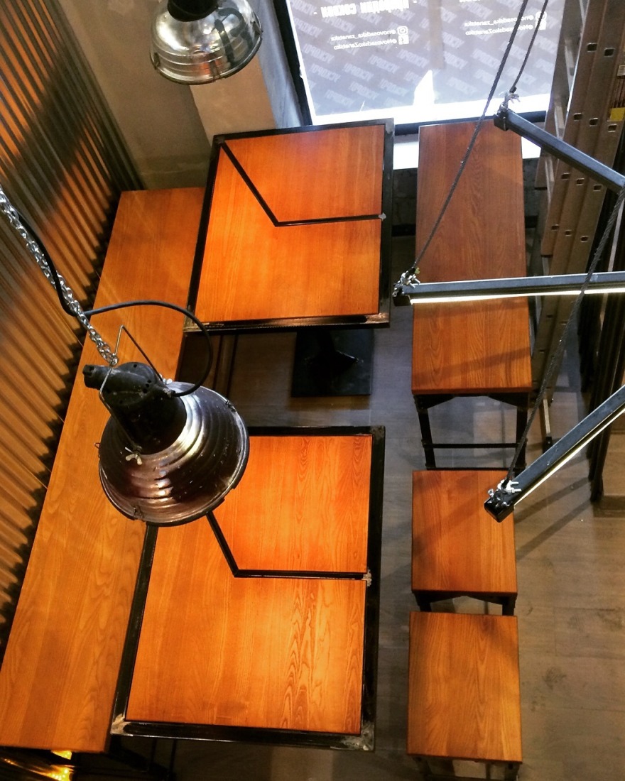 独特工业风,1200 米管道打造的极致酒吧空间-5