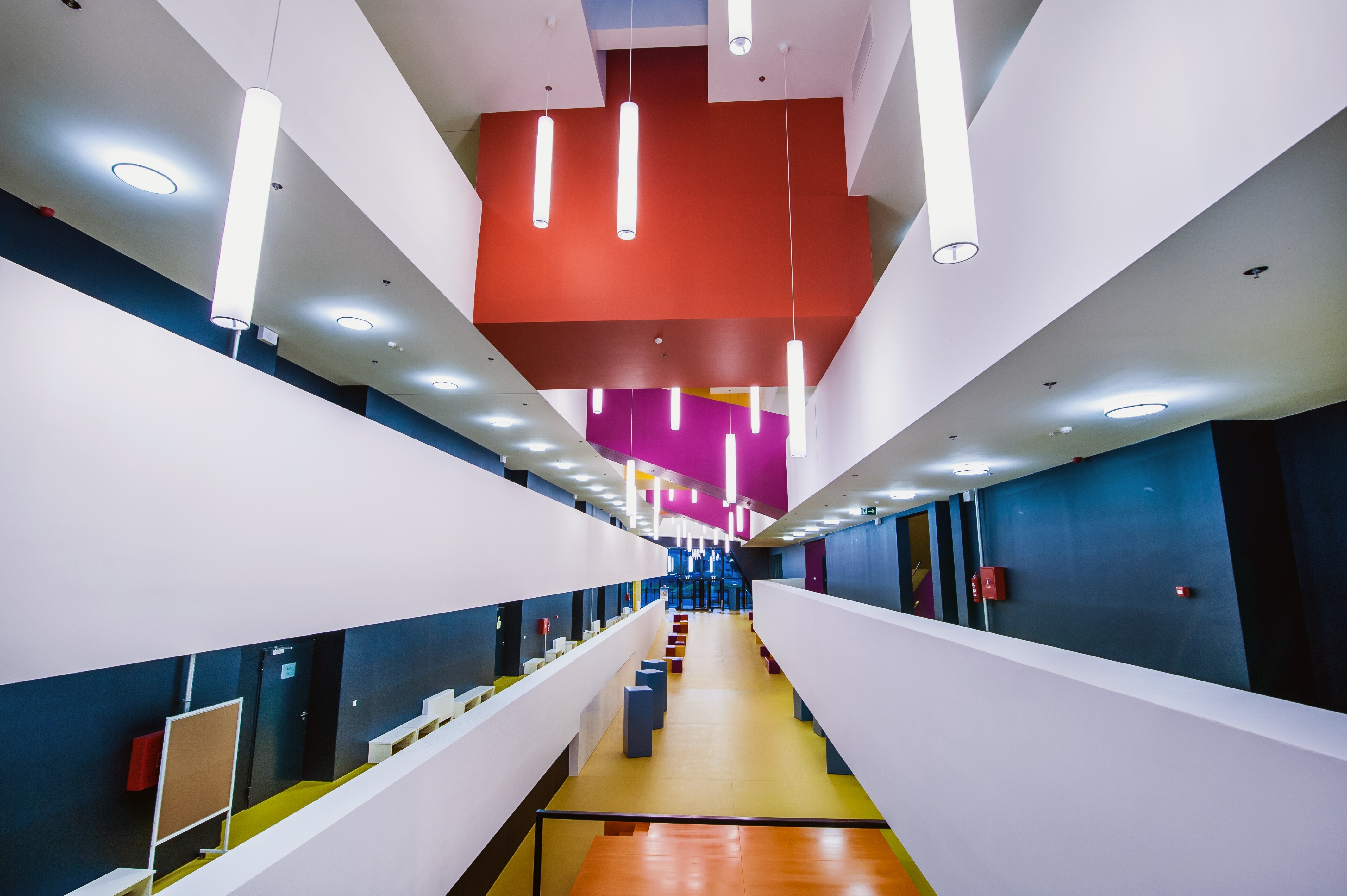 健康明亮,激发创意的幼儿园与小学照明设计-10