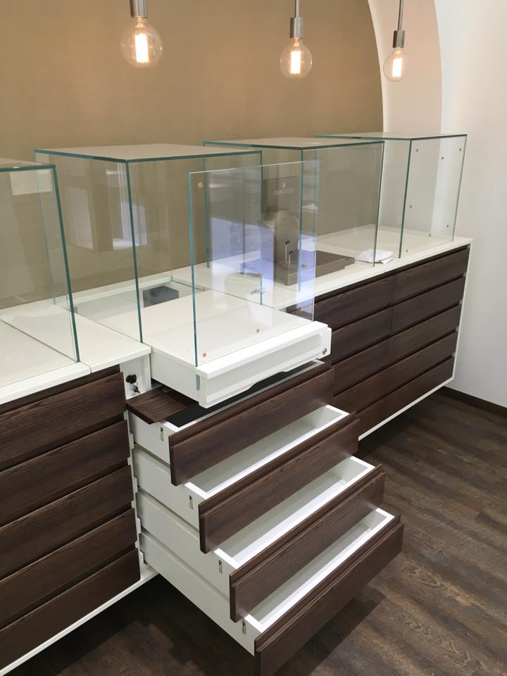 2016 年完成的 gioielleria Ezio 珠宝店室内设计案例-13