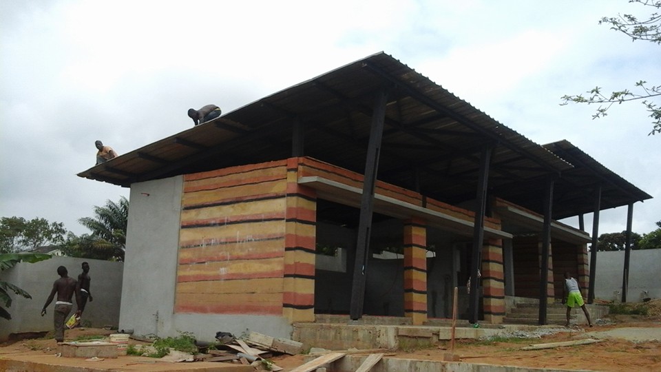 2016 年完成的土坯与木质结合的企业总部设计-20