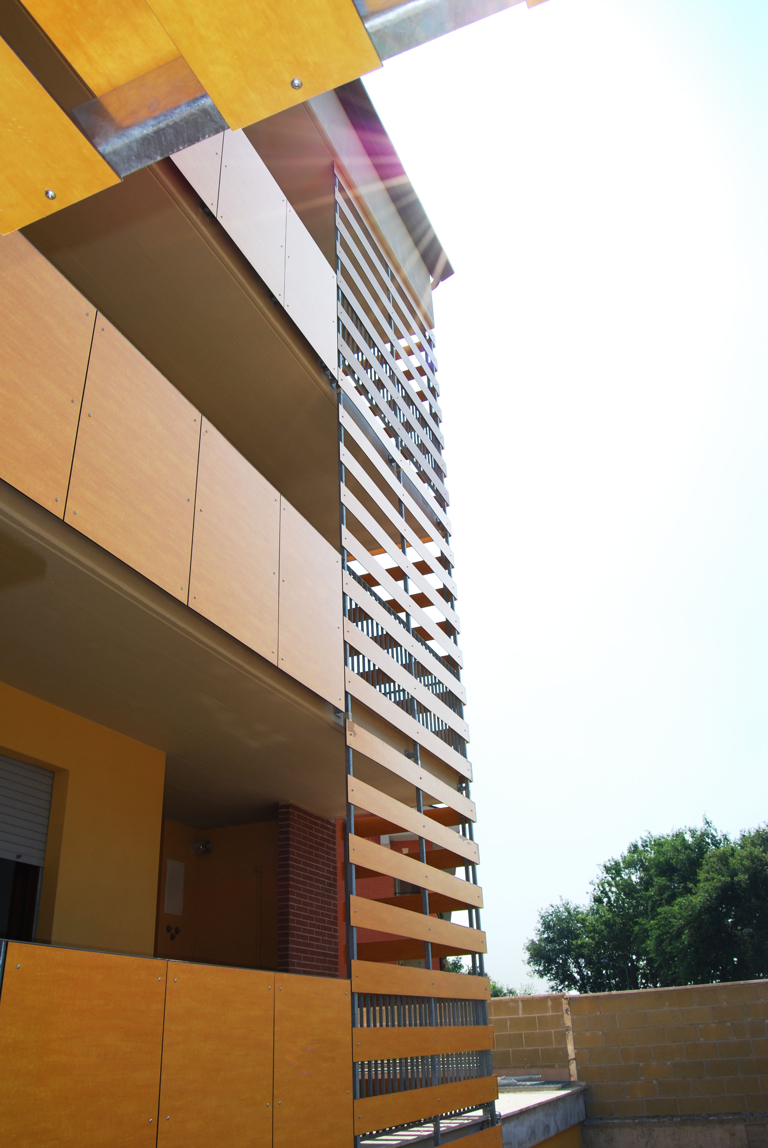 创新材料与节能设计的多家庭住宅-7