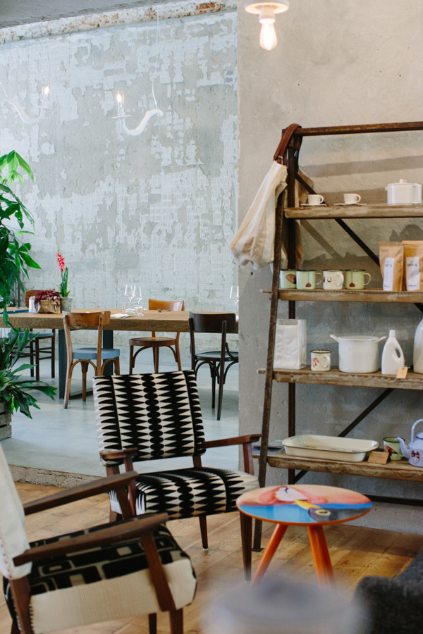 复古韵味与现代设计共融的餐厅空间-42