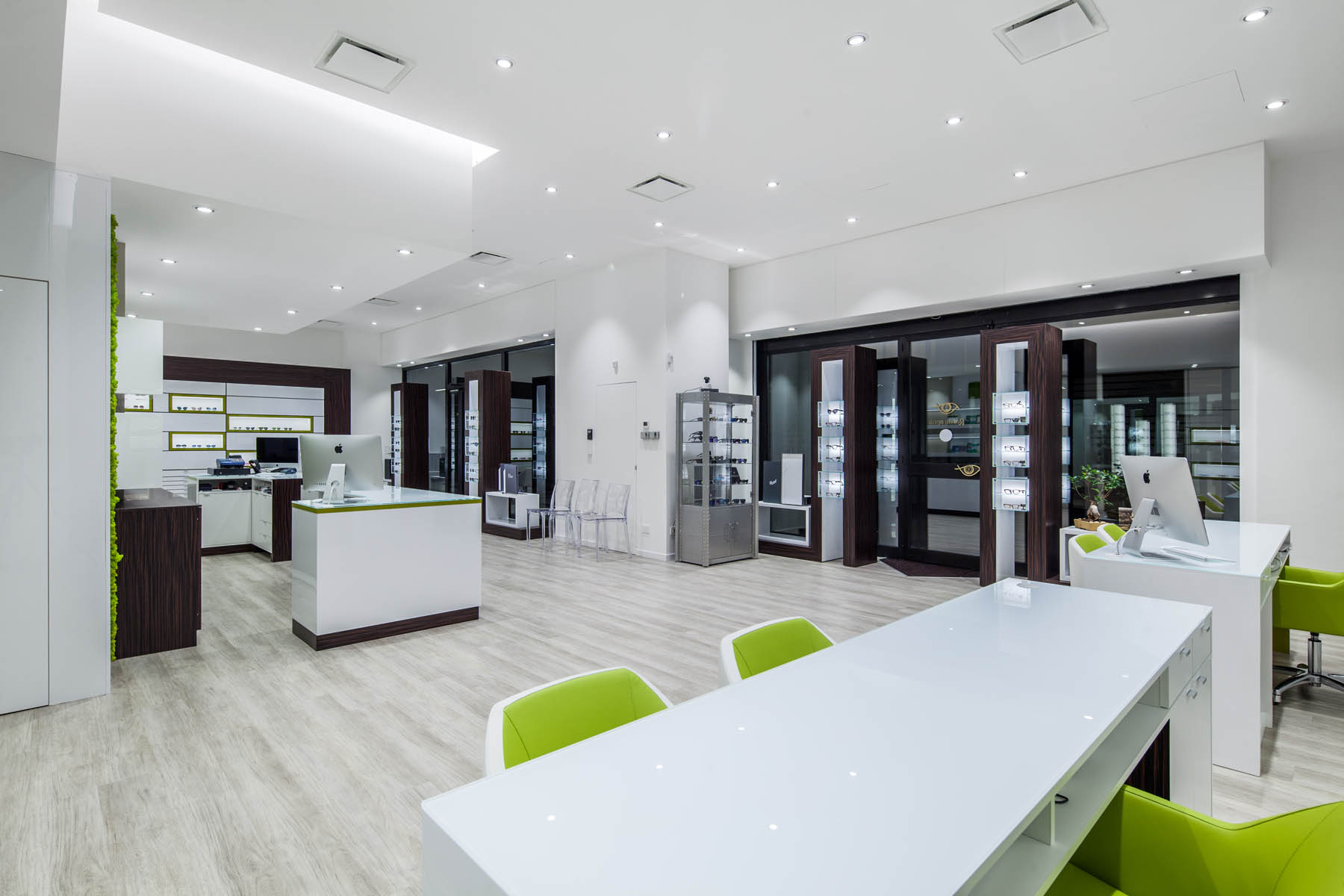 光学商店改造中的摄影艺术-1