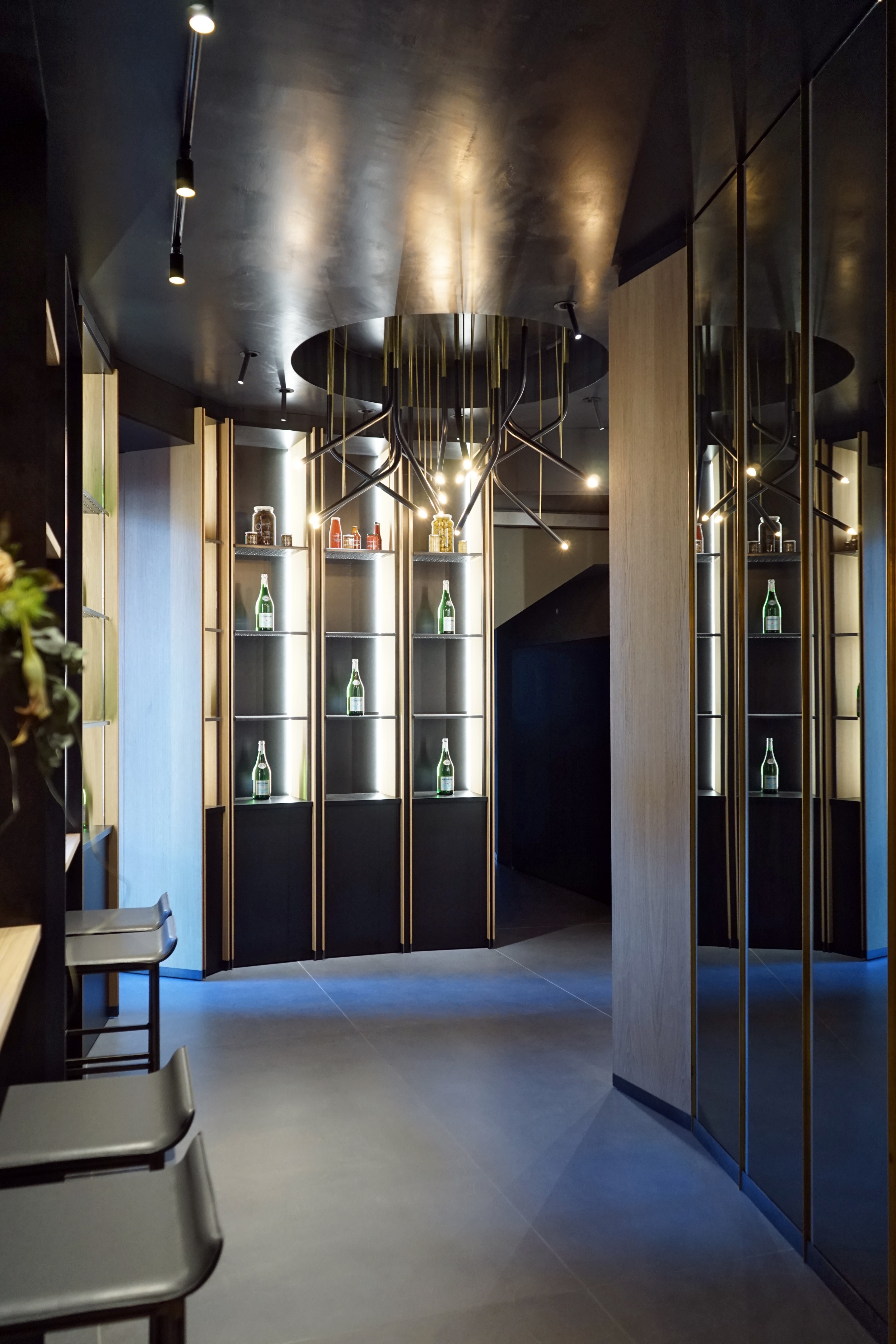 米兰 Studio SGSM 设计工作室打造独特酒吧空间-16