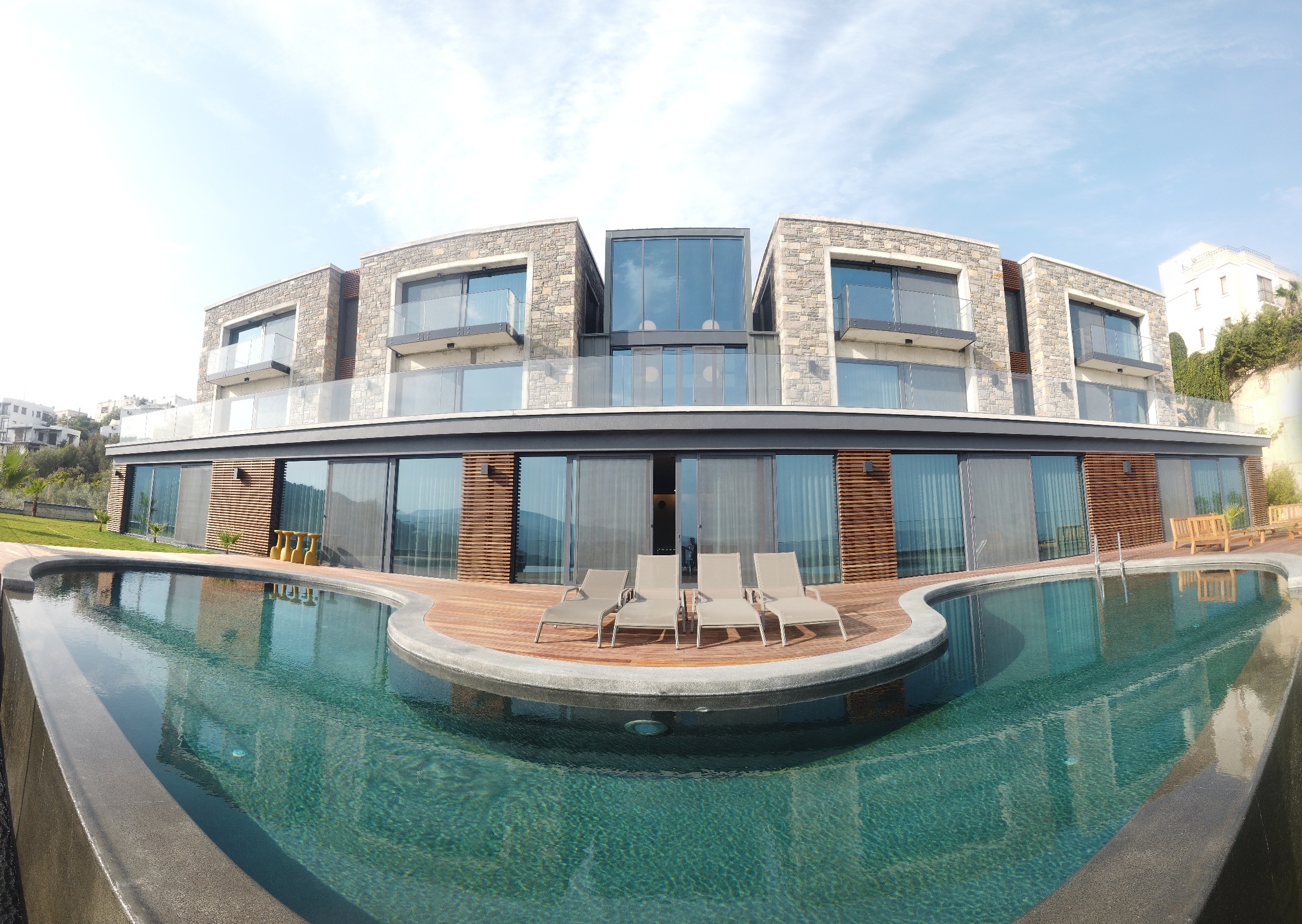 2019 年完工的 GERIS HOUSE | 单家庭住宅的室内设计典范-1