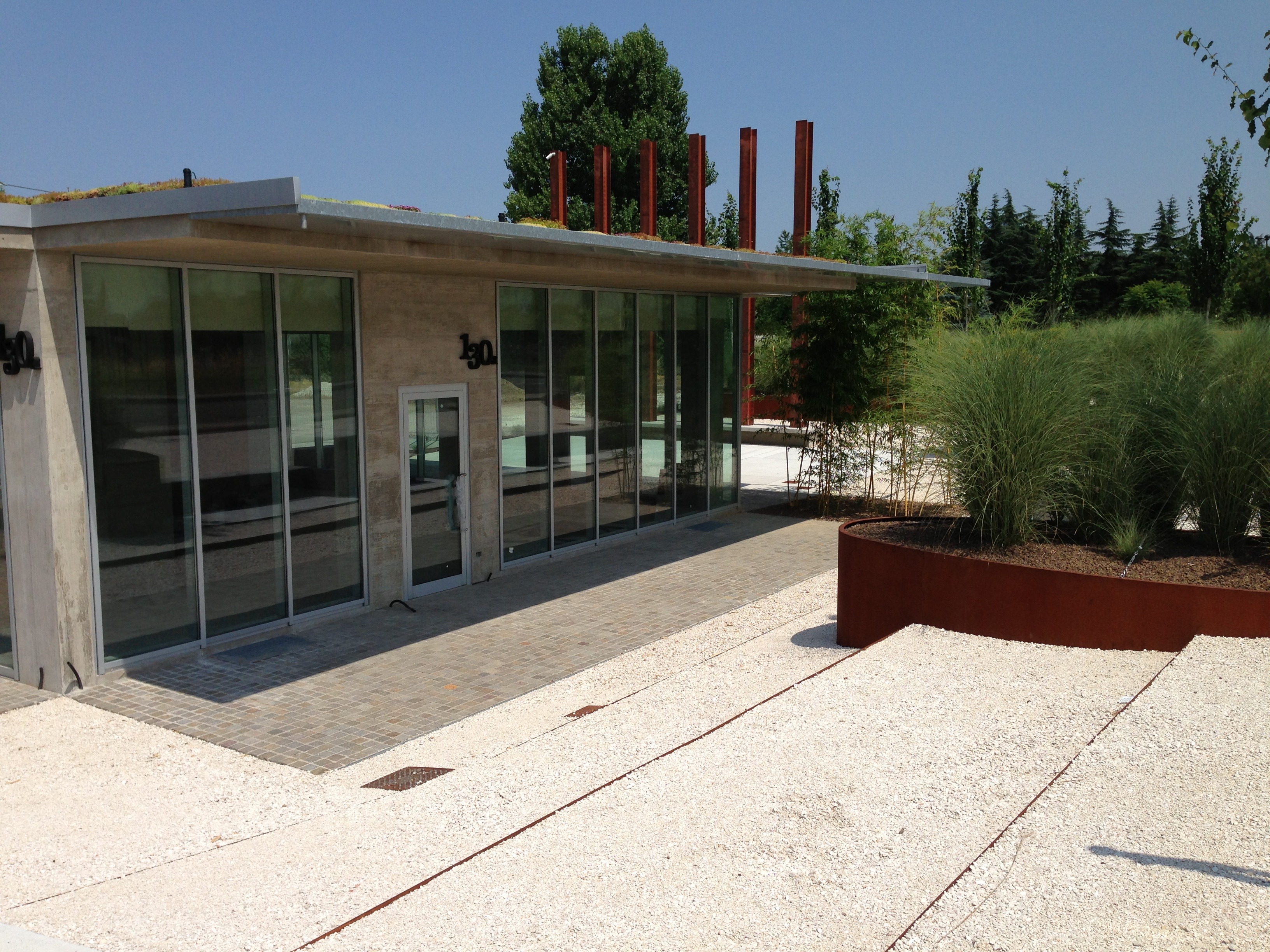 2015 年完成的 Palapa 项目，将工业遗址改造为时尚咖啡馆-14