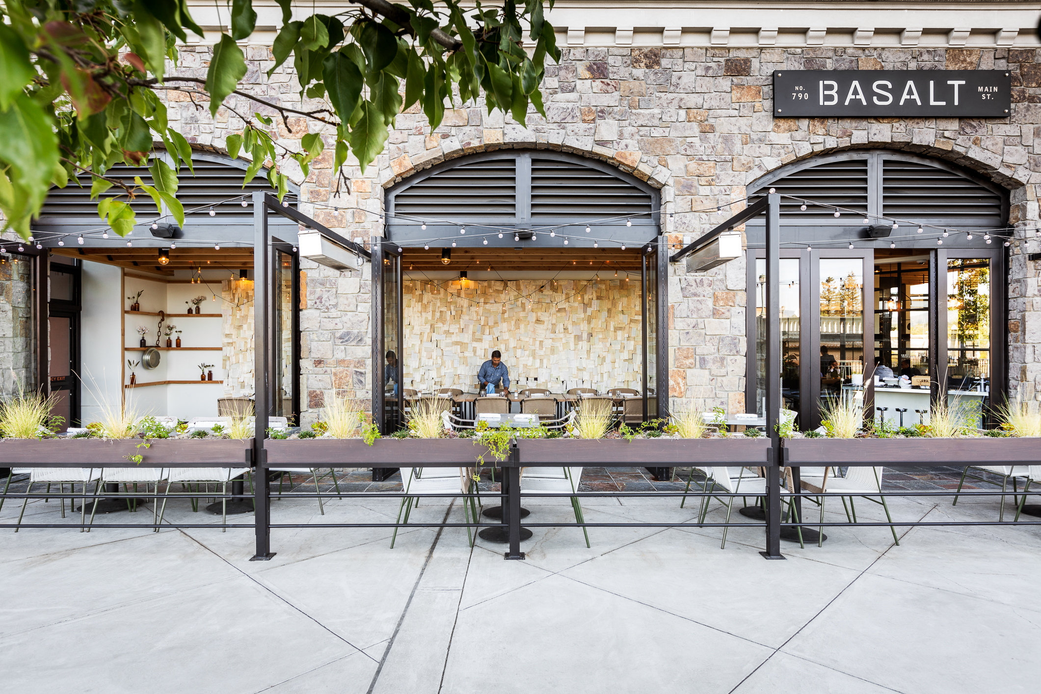 纳帕餐厅设计 | 融合古典与现代,展现加州风情-21