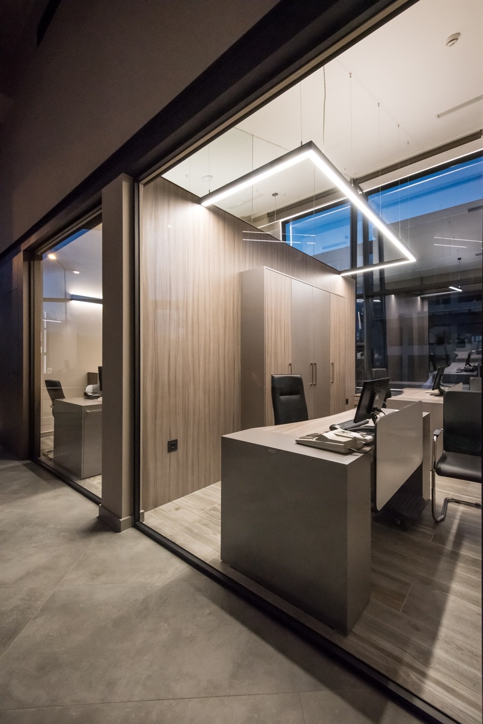 2017 年完成的 KARATZIS S.A.办公室大楼室内设计案例-7