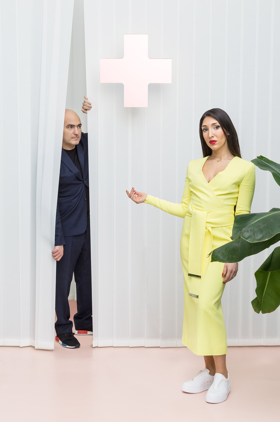 《无性别诊所》 | 梦幻粉色空间中的身体疗愈-33