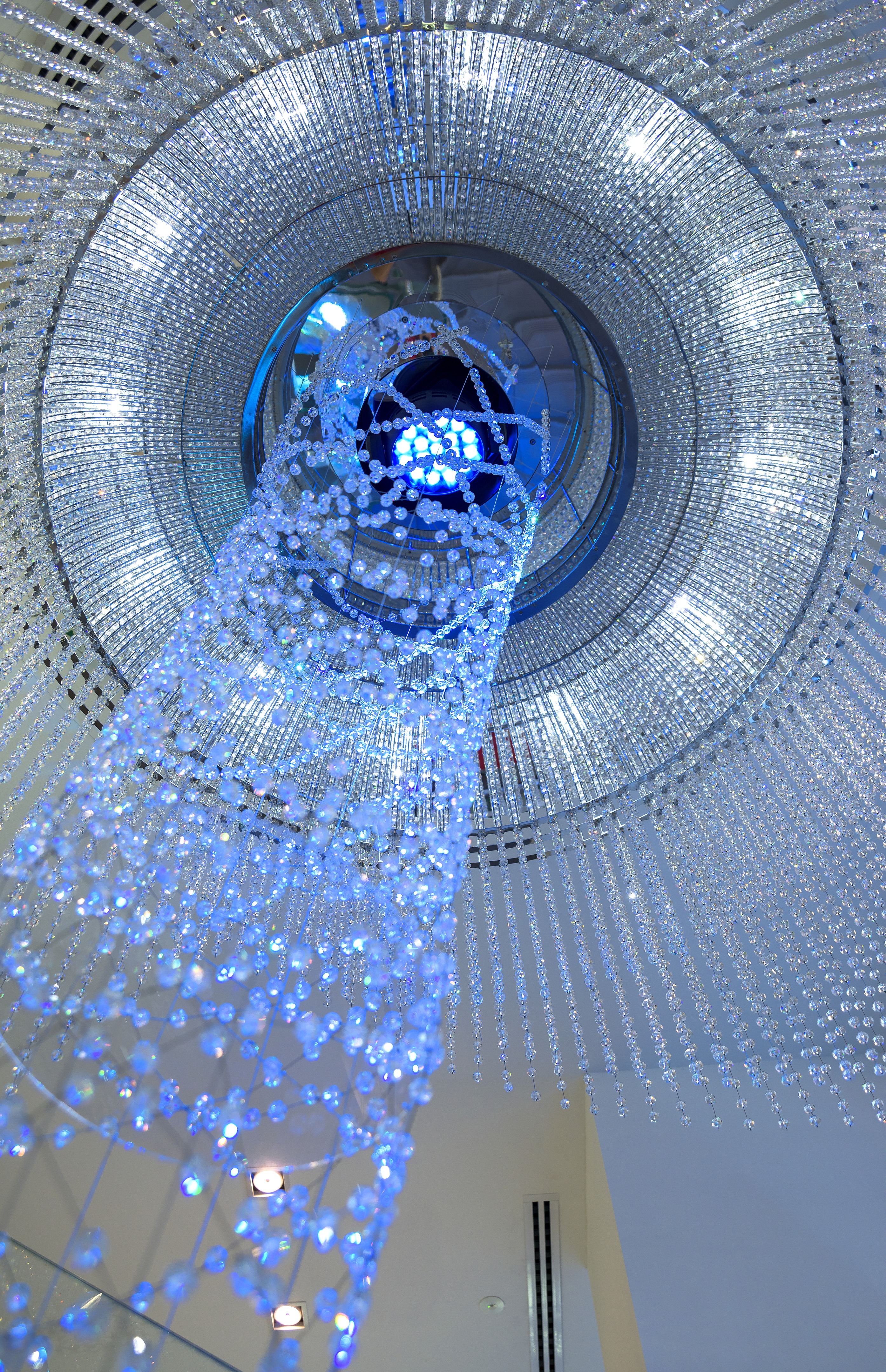 璀璨闪耀的施华洛世奇新店-0