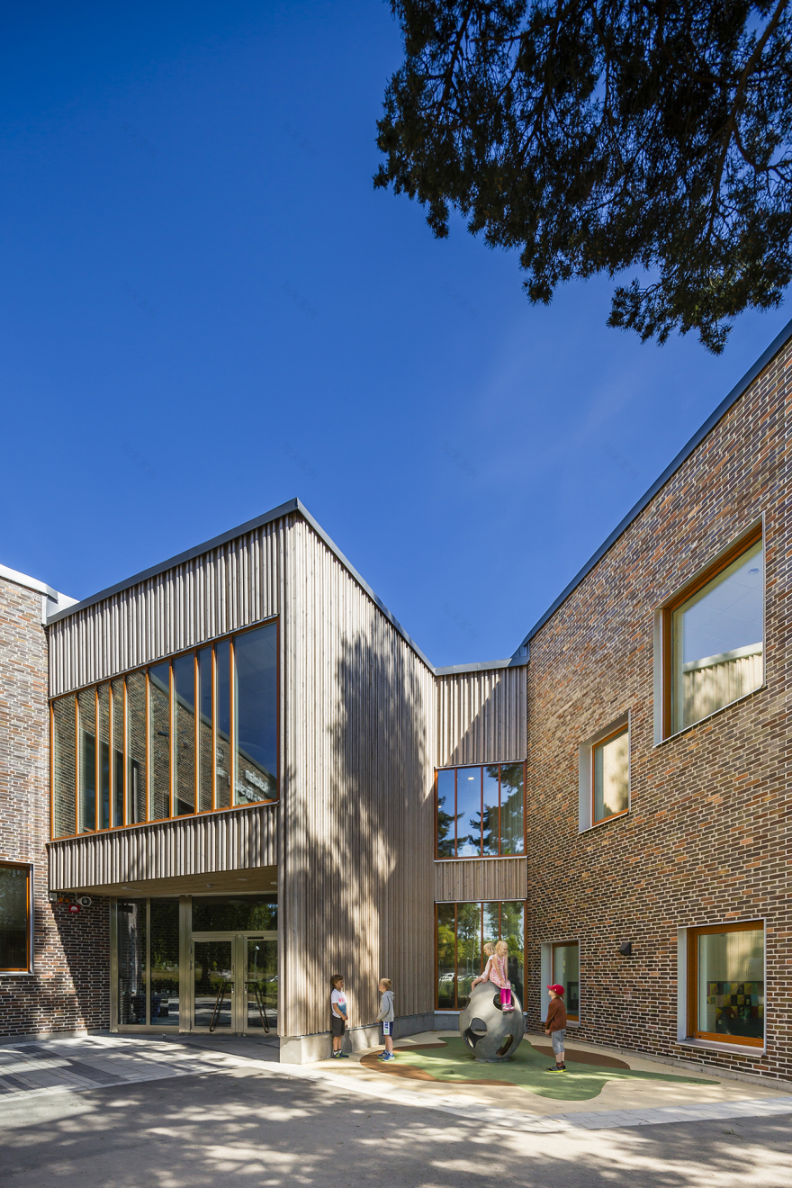 布林克斯柯兰学校——绿色环保、安全舒适的教育环境-26