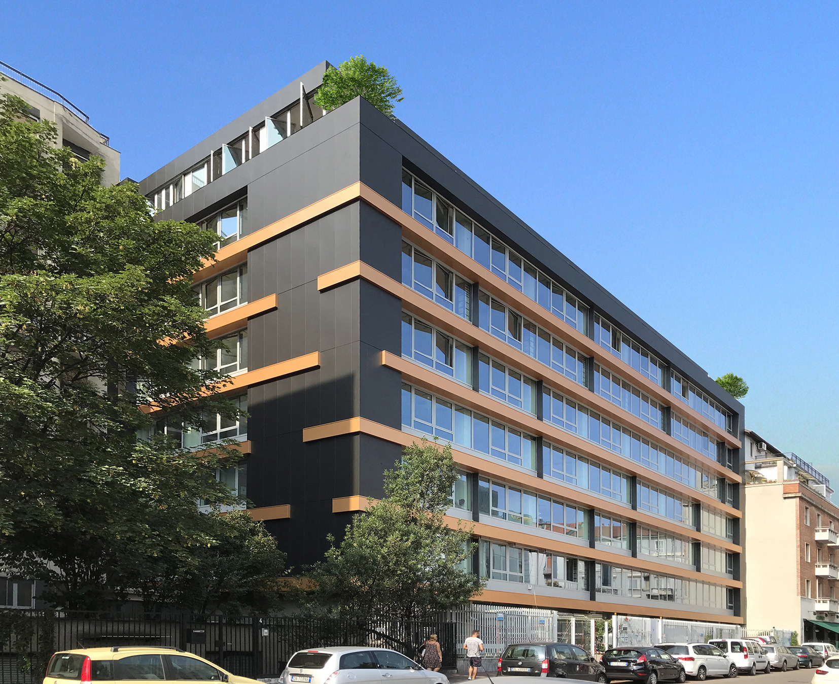 米兰 70 年代办公楼翻新-0