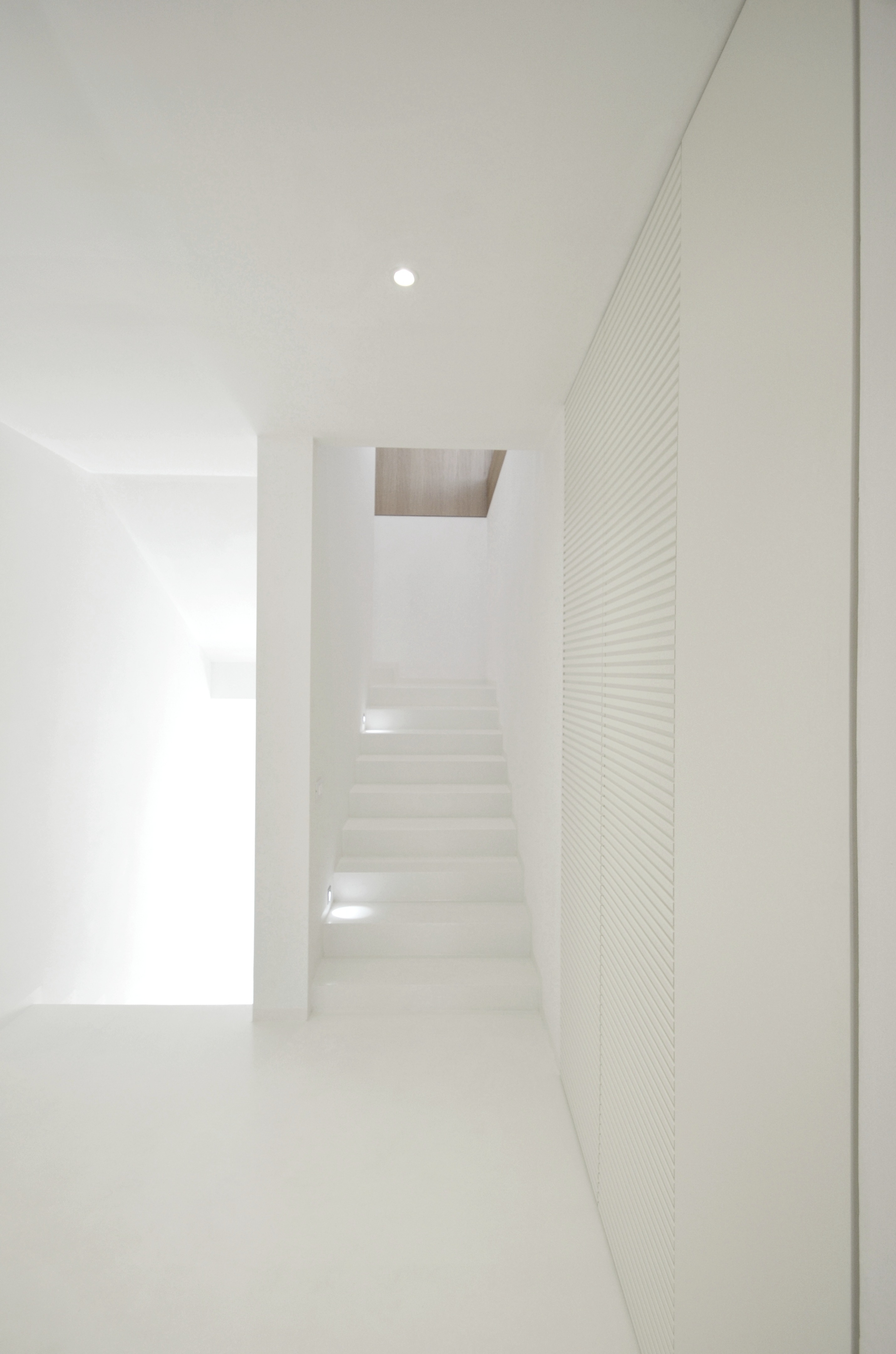 简约白色调，城市美景尽收眼底-8