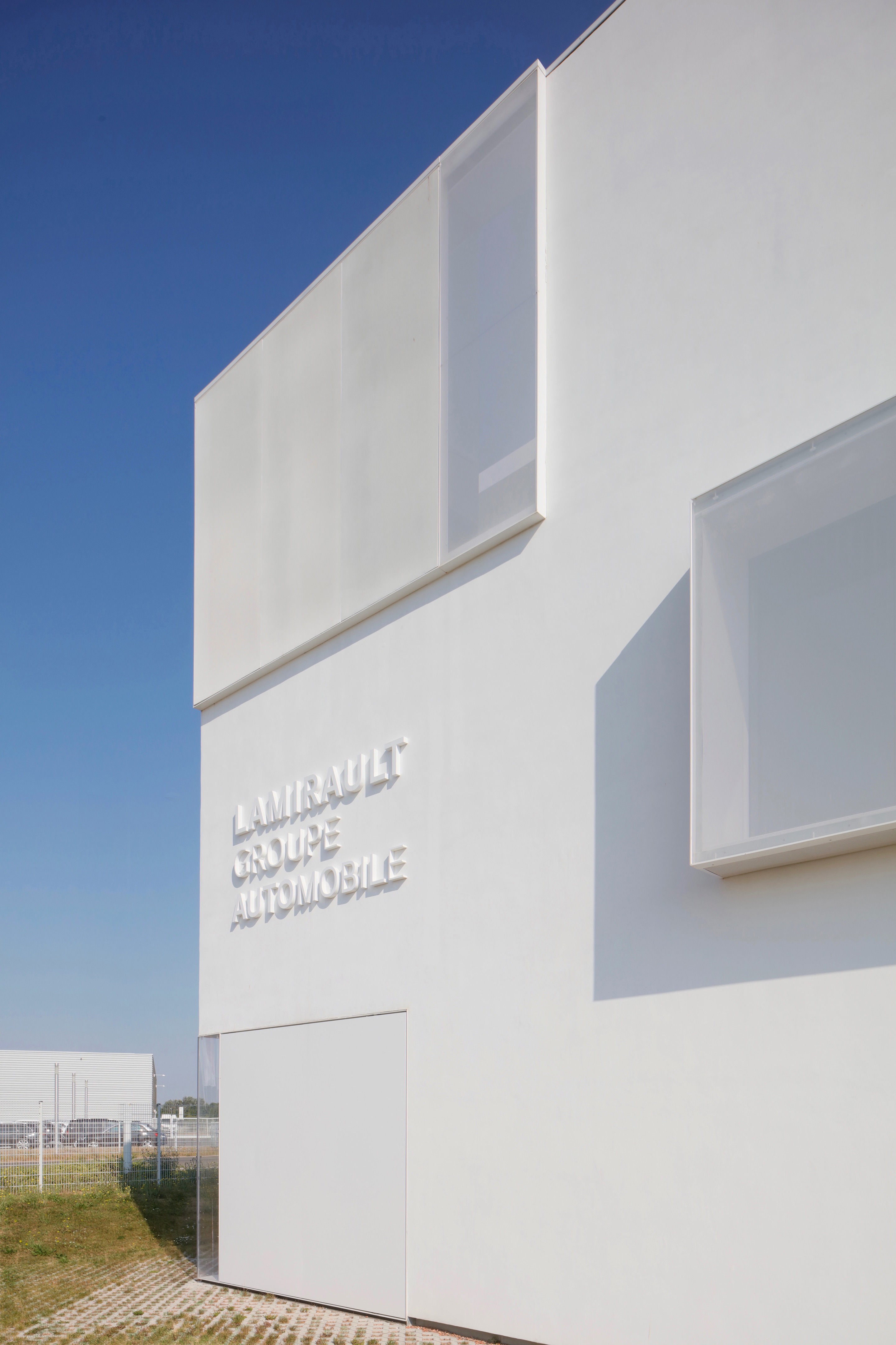 汽车零售集团总部大楼-7