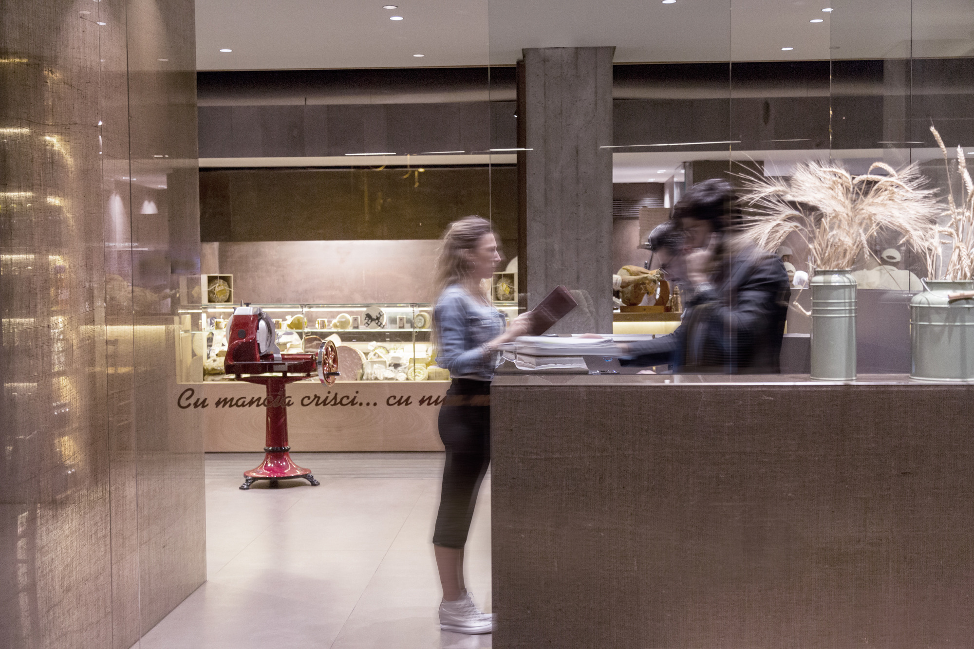 古宅新生,餐饮空间与历史文化的完美融合-19