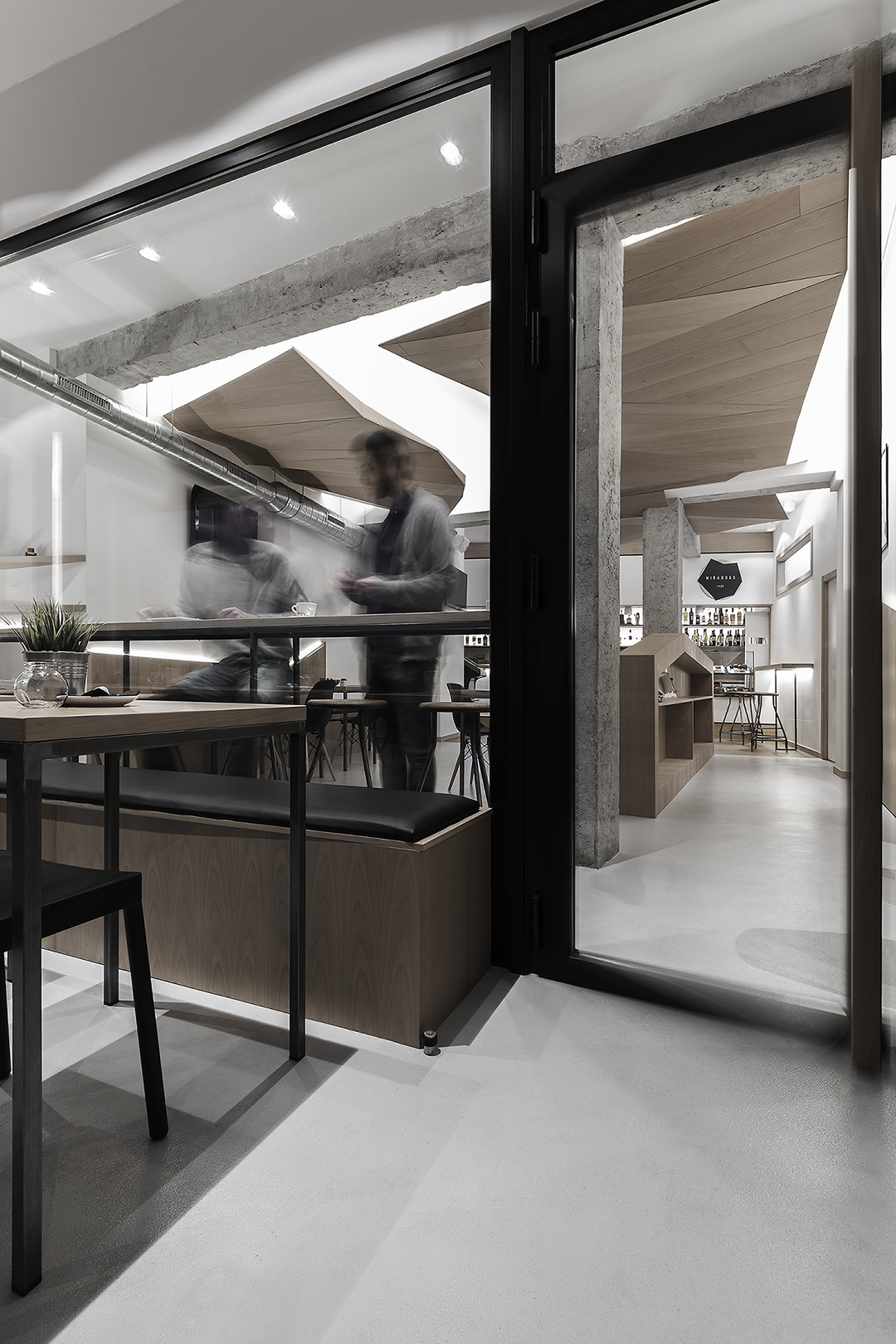 海景咖啡厅“Cafe Mirabous”的室内设计-16