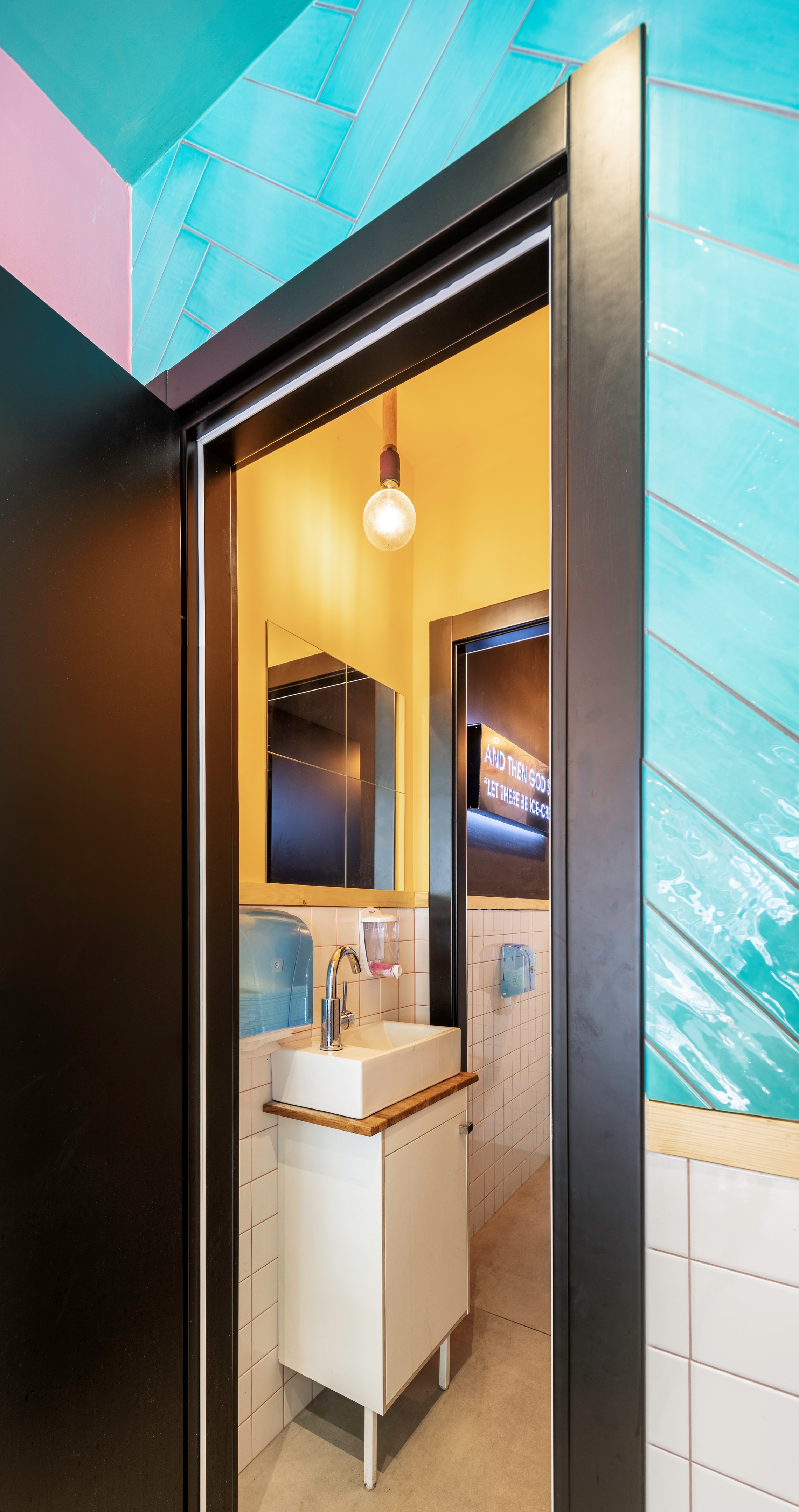 色彩缤纷的以色列 BarI-Gelato & Yogurt 咖啡厅-6