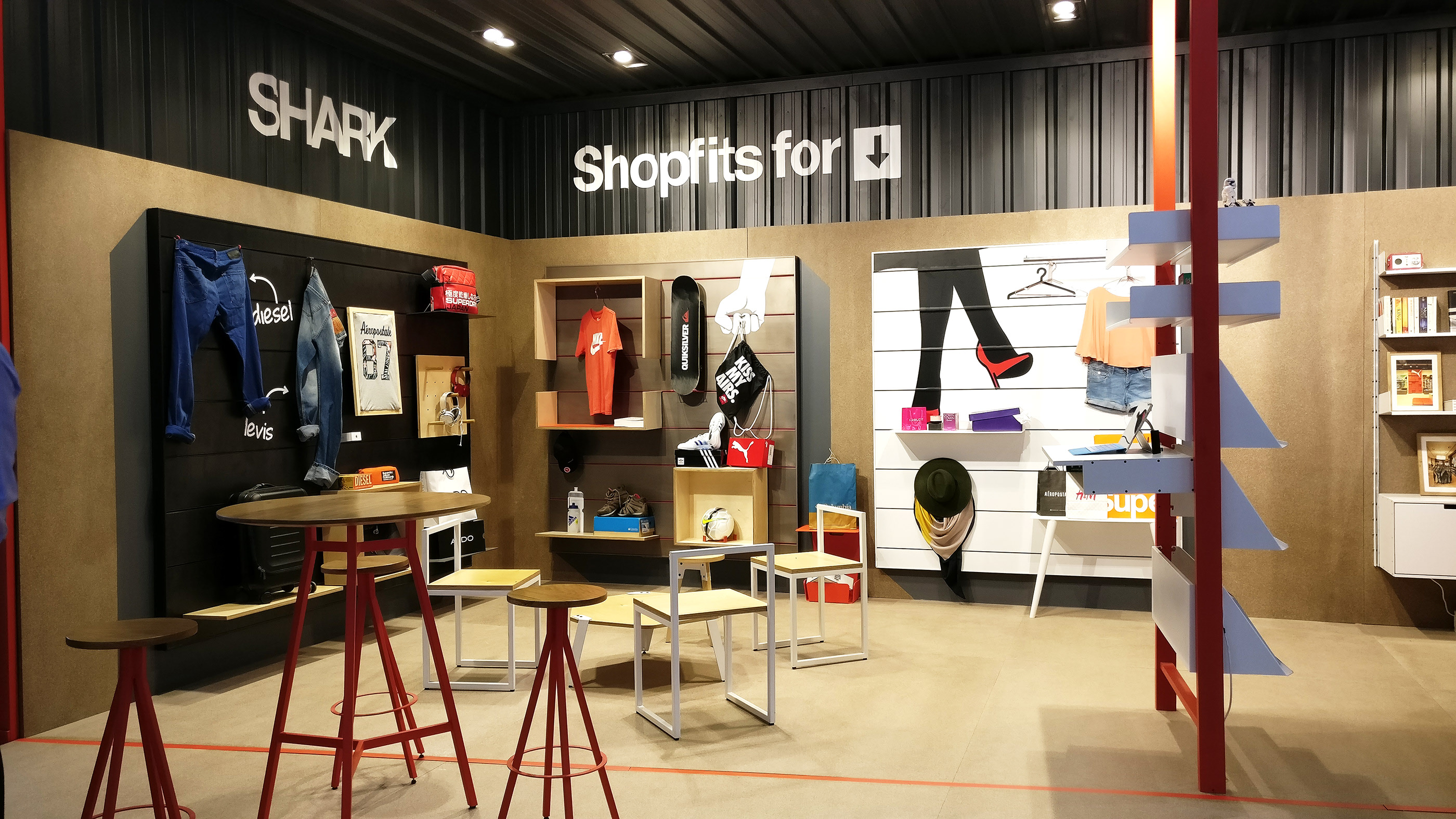 鲨鱼设计展位-16