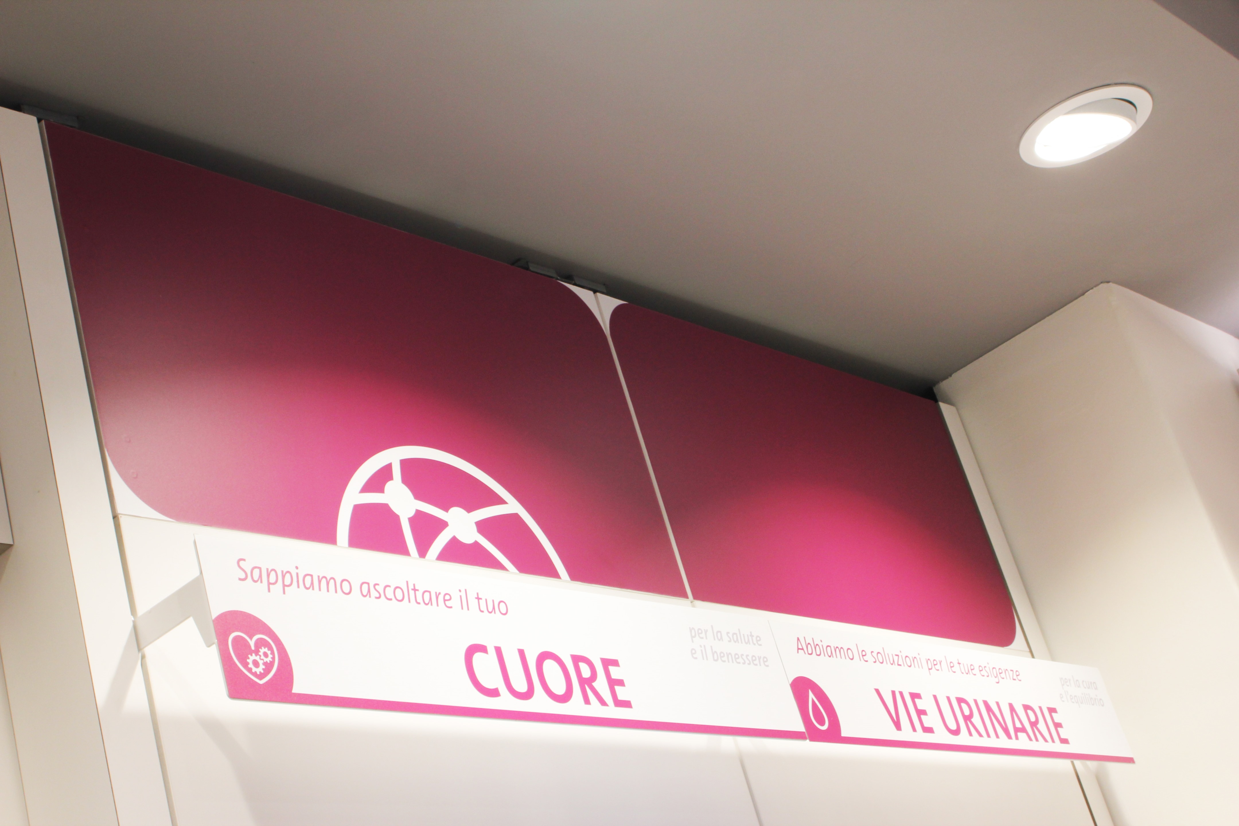 FARMACIA C·Agnelli 药房设计-13