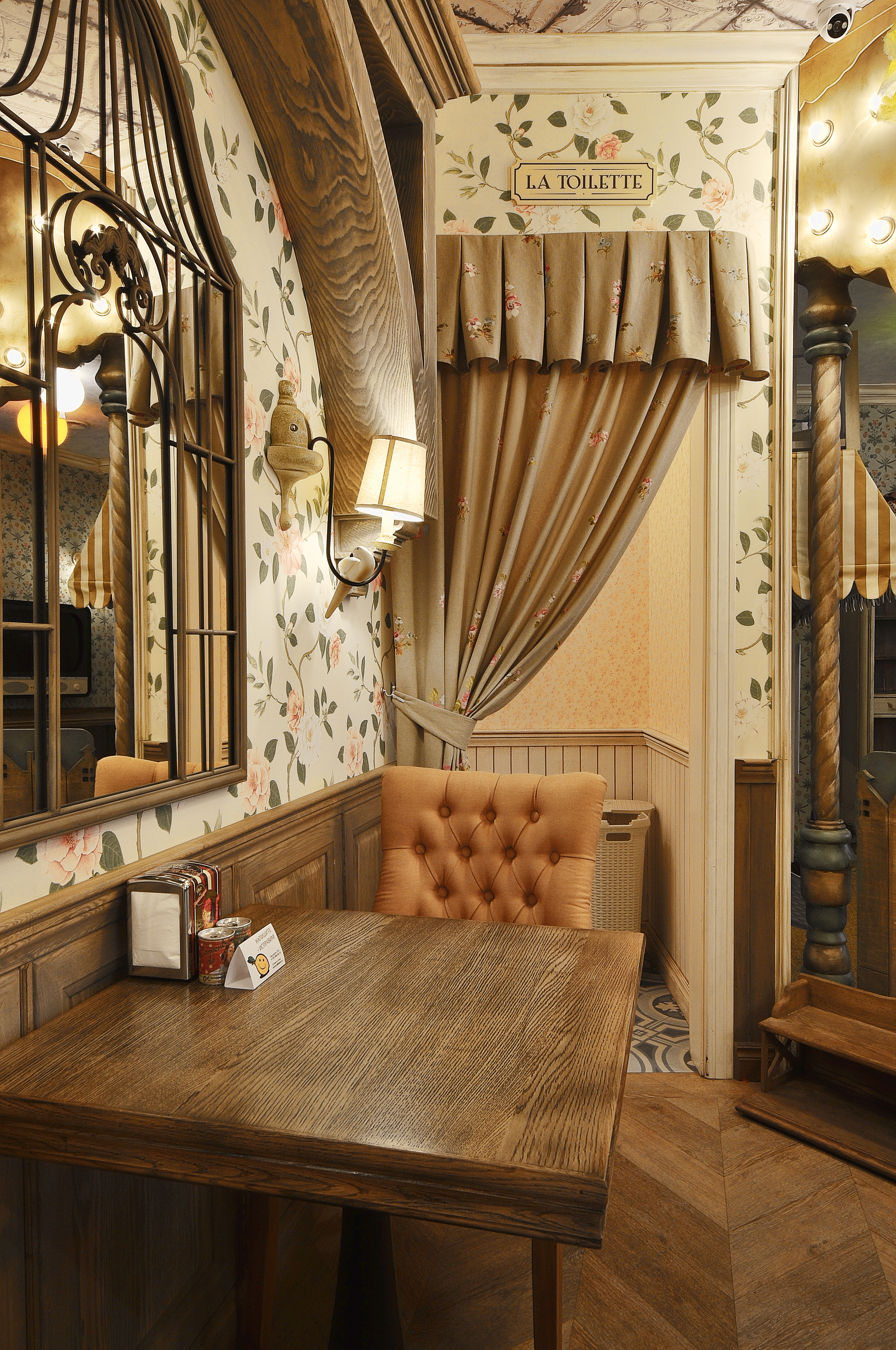 梦幻法式甜品店“Sophie and Annabelle”-11