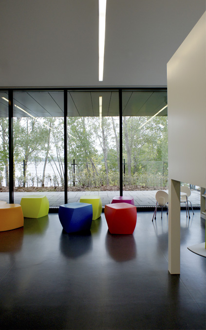 Guy Bélisle 图书馆-13